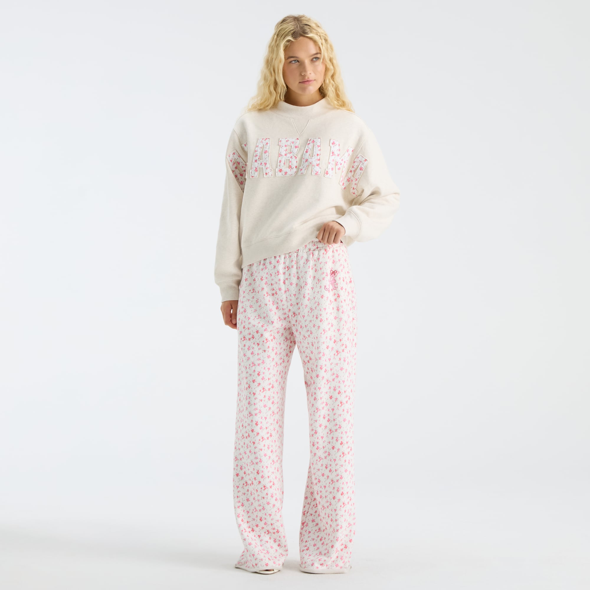 LoveShackFancy Women's Cream Alabama Crimson Tide Mockneck Sweatshirt