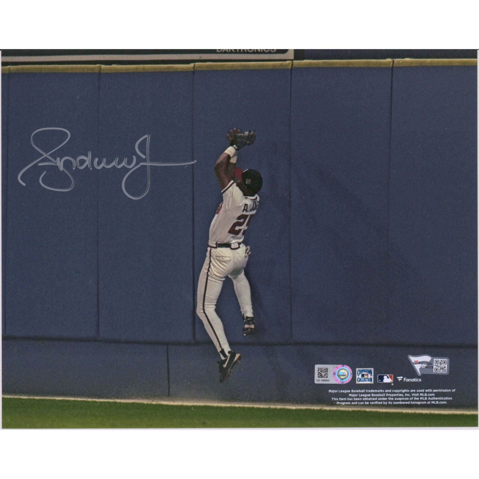 Andruw Jones Atlanta Braves Autographed 8" x 10" Wall Catch Photograph