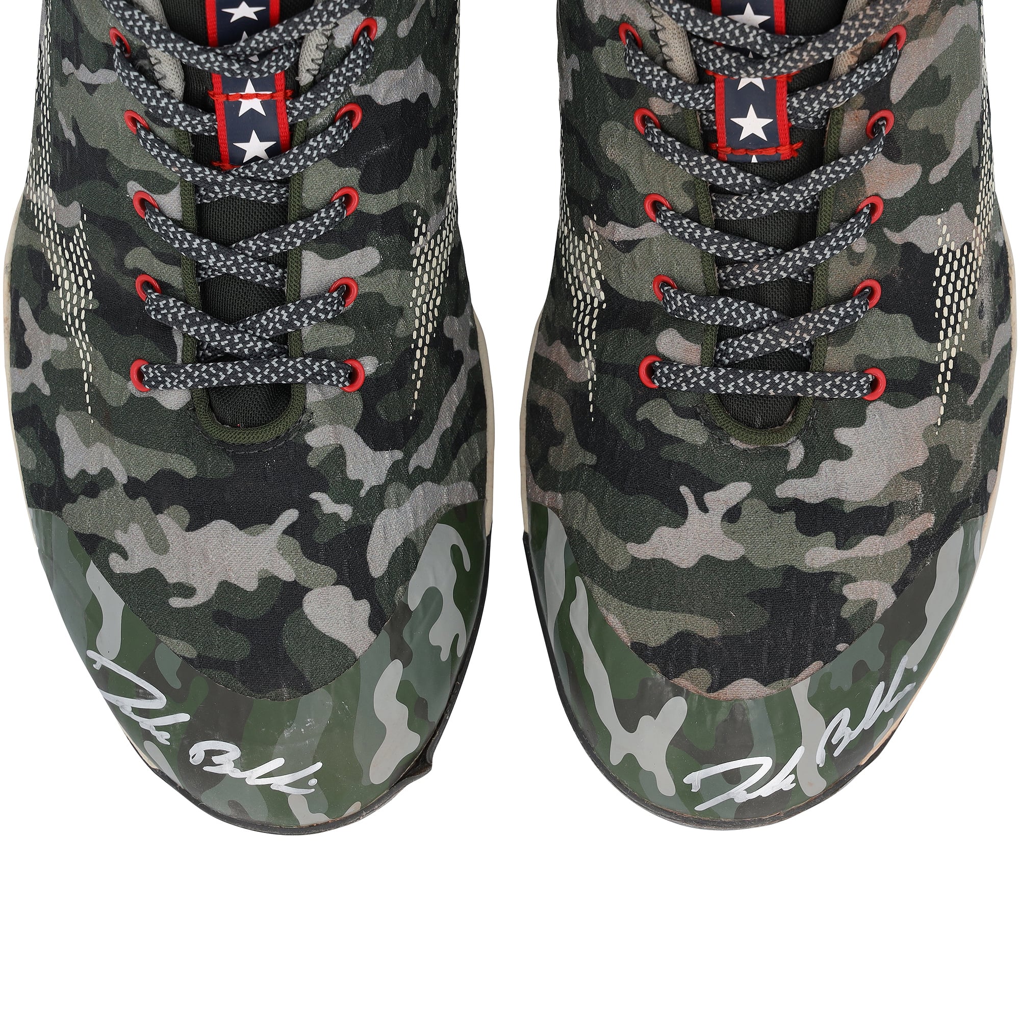 Crampons Mizuno verts camouflage autographiés par Drake Baldwin (Atlanta Braves) lors du match contre les Boston Red Sox le 17 mai 2026