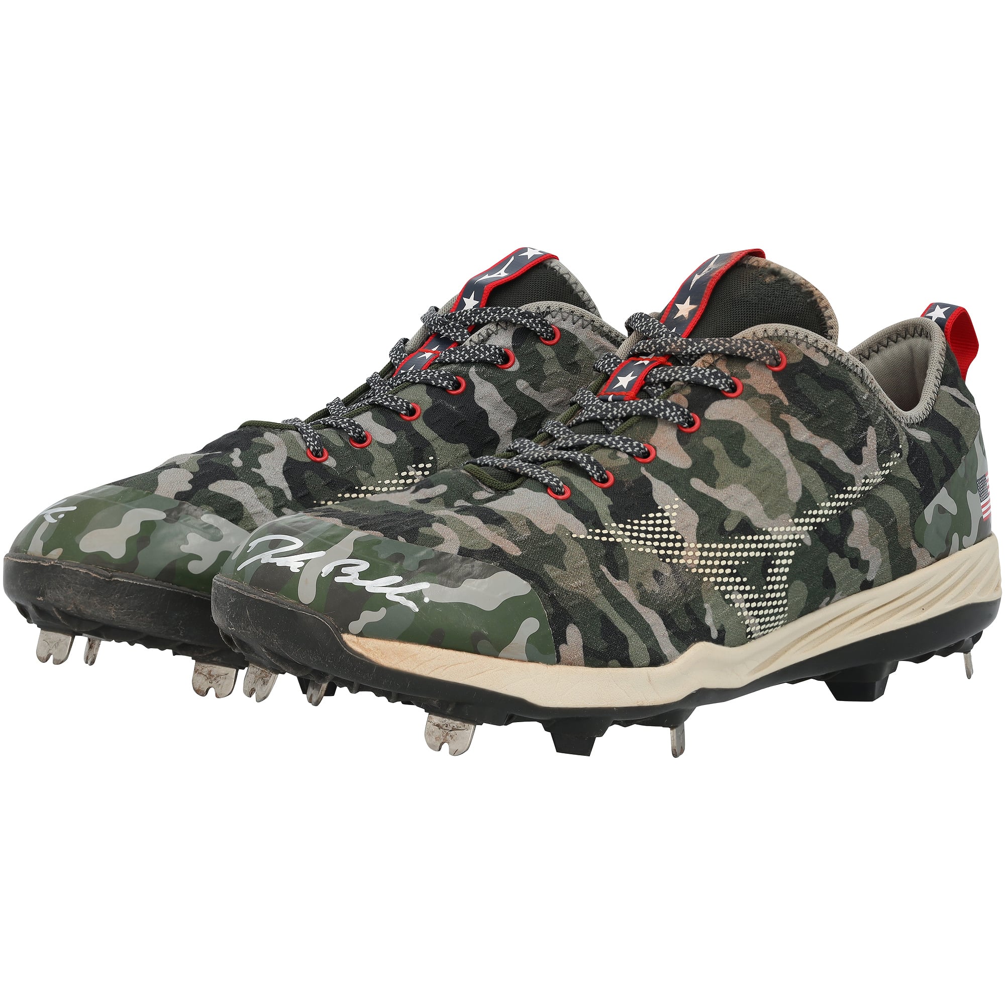 Crampons Mizuno verts camouflage autographiés par Drake Baldwin (Atlanta Braves) lors du match contre les Boston Red Sox le 17 mai 2026