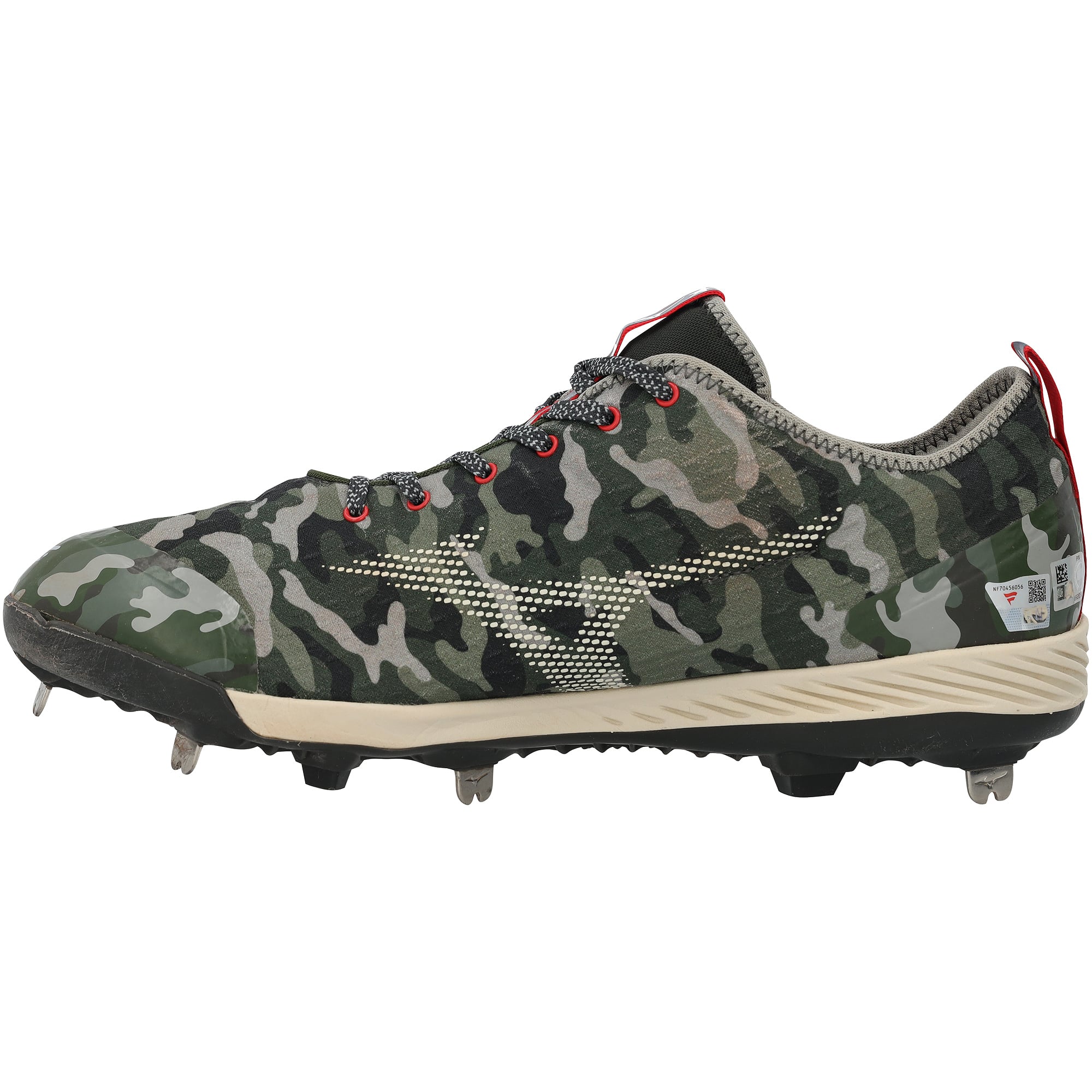 Crampons Mizuno verts camouflage autographiés par Drake Baldwin (Atlanta Braves) lors du match contre les Boston Red Sox le 17 mai 2026