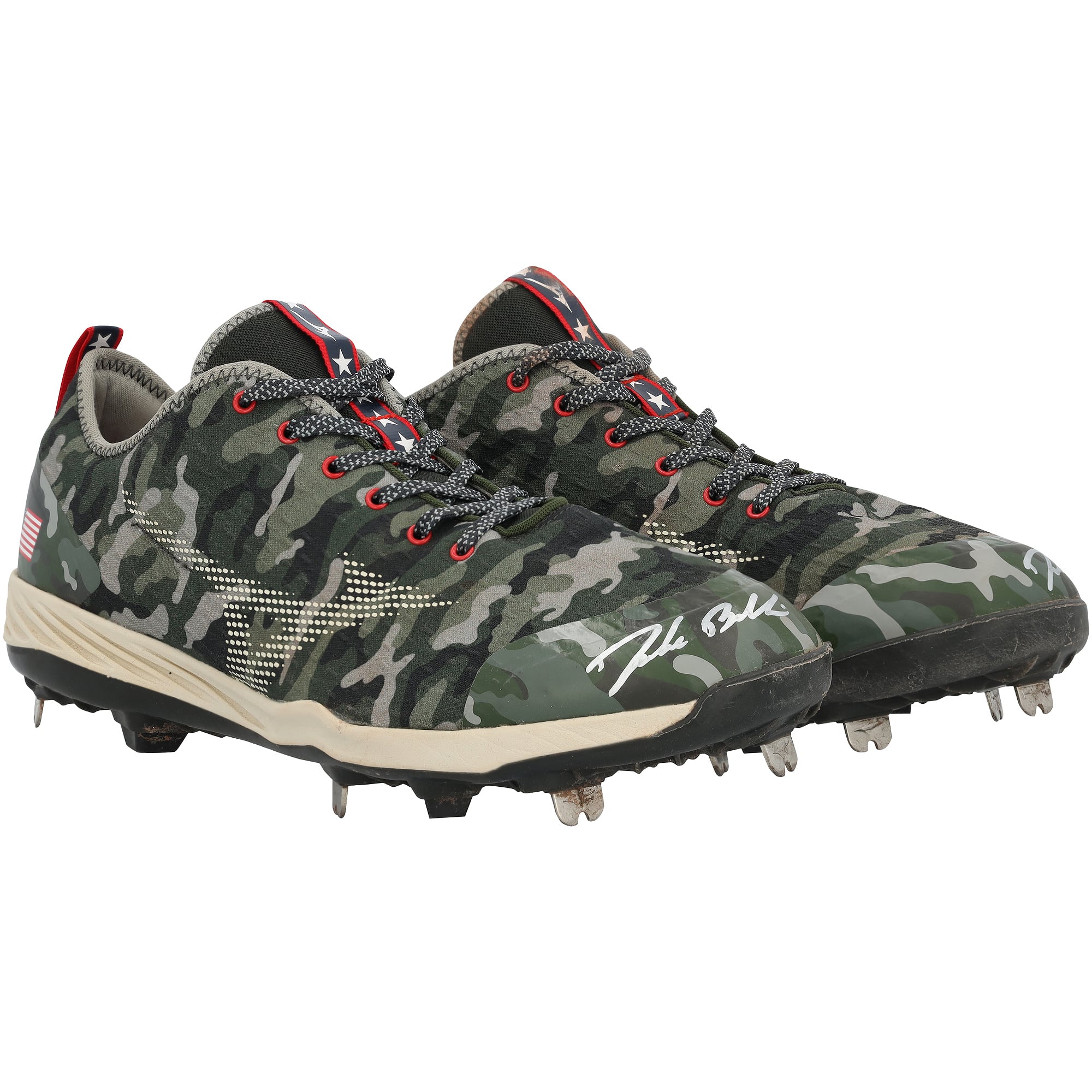 Crampons Mizuno verts camouflage autographiés par Drake Baldwin (Atlanta Braves) lors du match contre les Boston Red Sox le 17 mai 2026