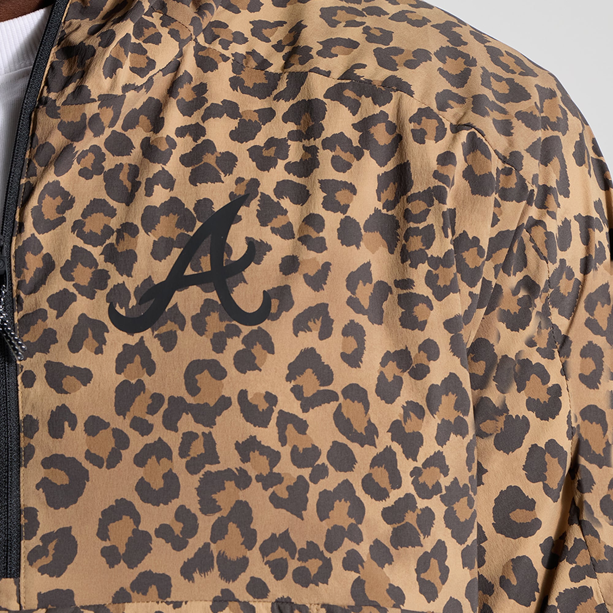 Men's lululemon Atlanta Braves Multi-Pocket Running Anorak *Leopard