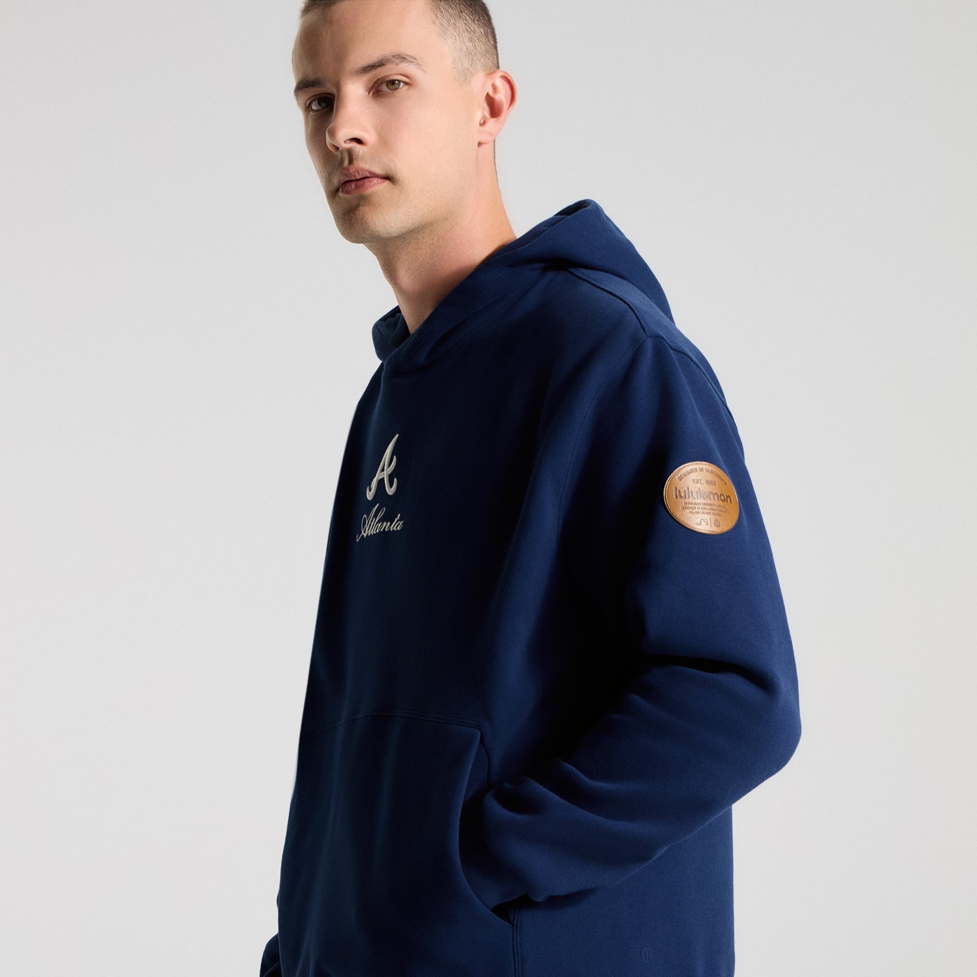 Sweat à capuche Steady State Midnight Shadow Atlanta Braves de lululemon pour homme