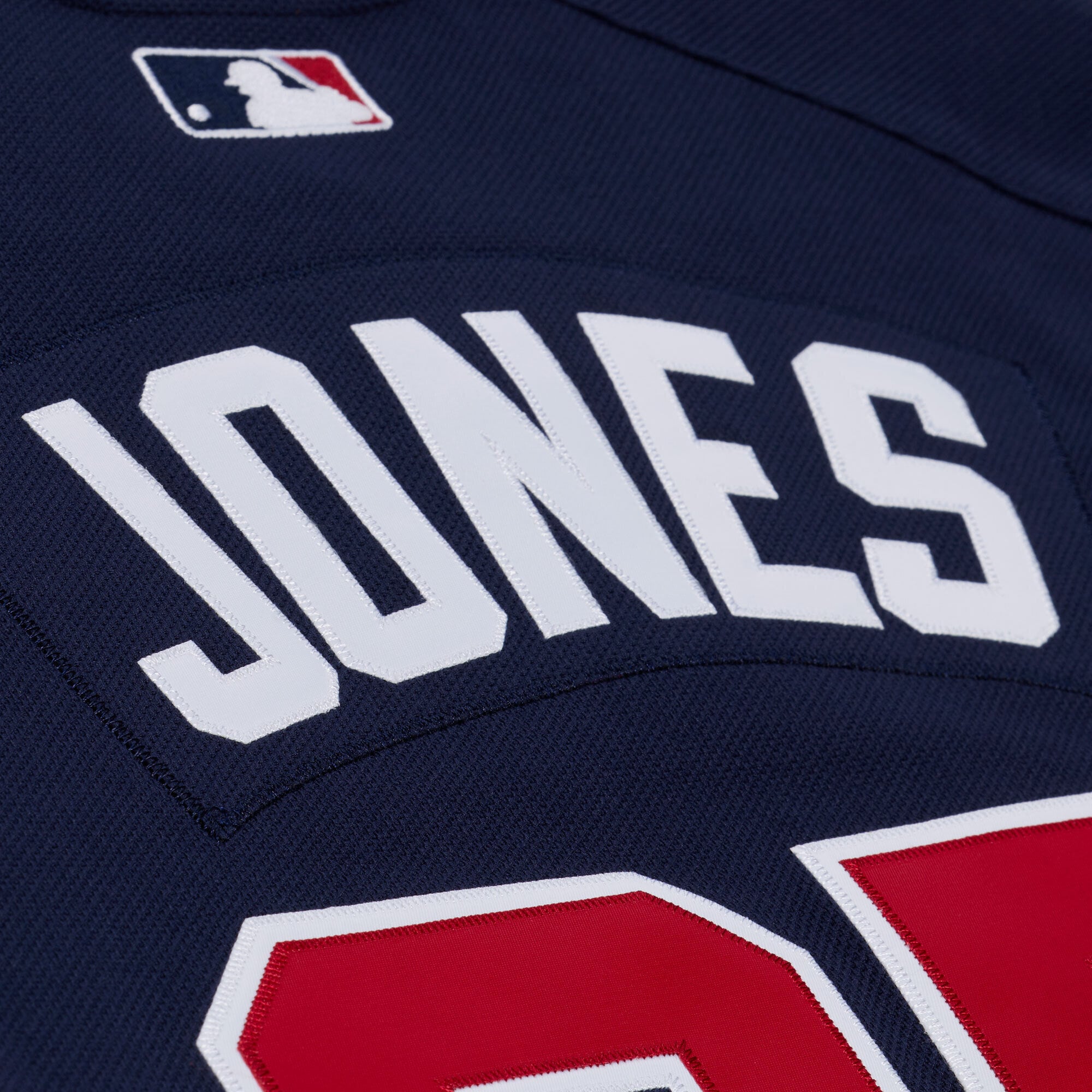 Maillot d'entraînement authentique Mitchell & Ness Andruw Jones bleu marine des Braves d'Atlanta pour homme