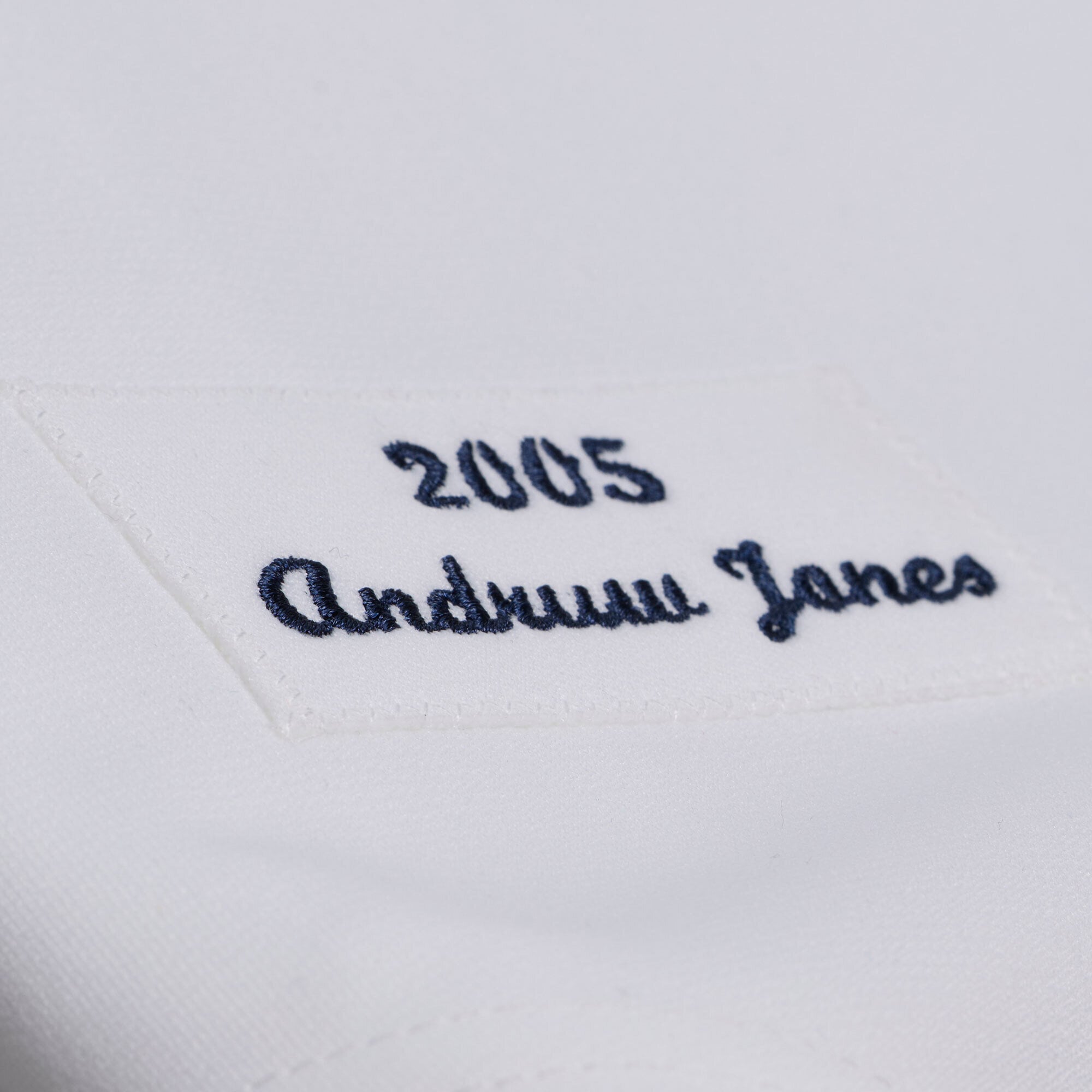 Maillot authentique Mitchell & Ness Andruw Jones blanc des Braves d'Atlanta 2005 pour homme