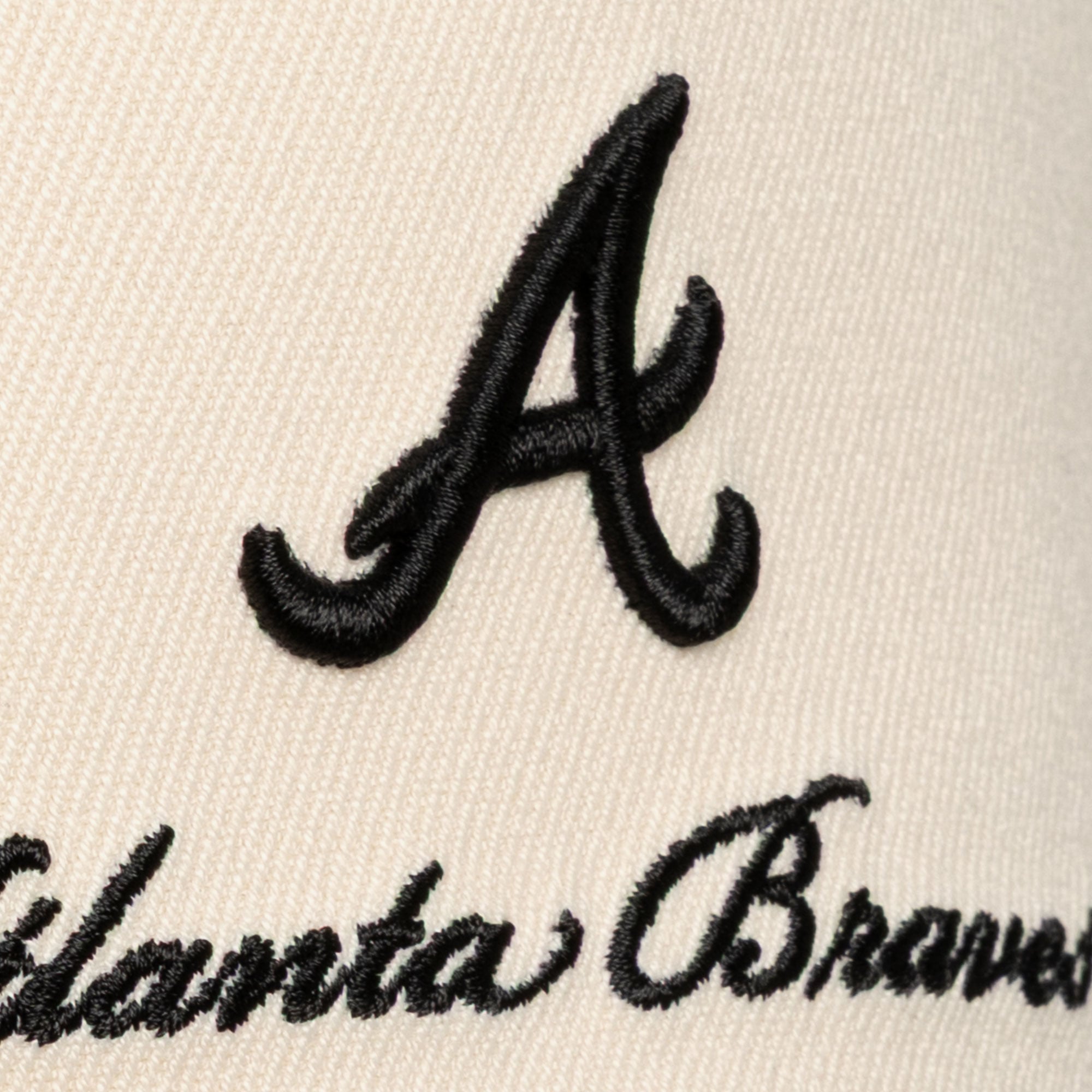 Men's Mitchell & Ness  Cream/Black Atlanta Braves Flawless Stretch Snapback Hat