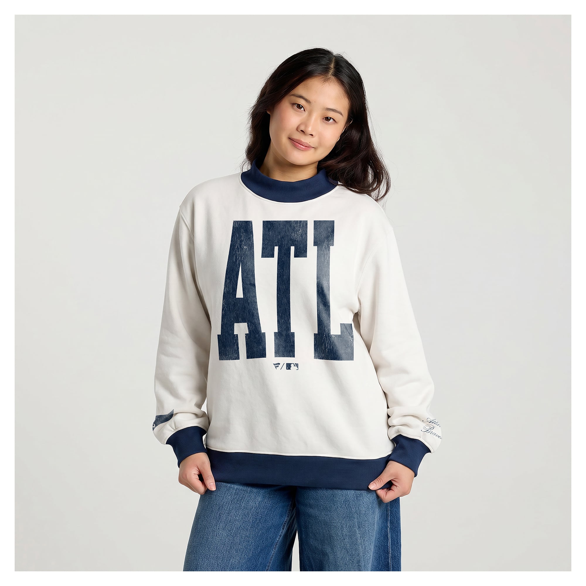 Sweat-shirt polaire à col cheminée crème pour femme, Fanatics, avec l'abréviation de la ville des Braves d'Atlanta