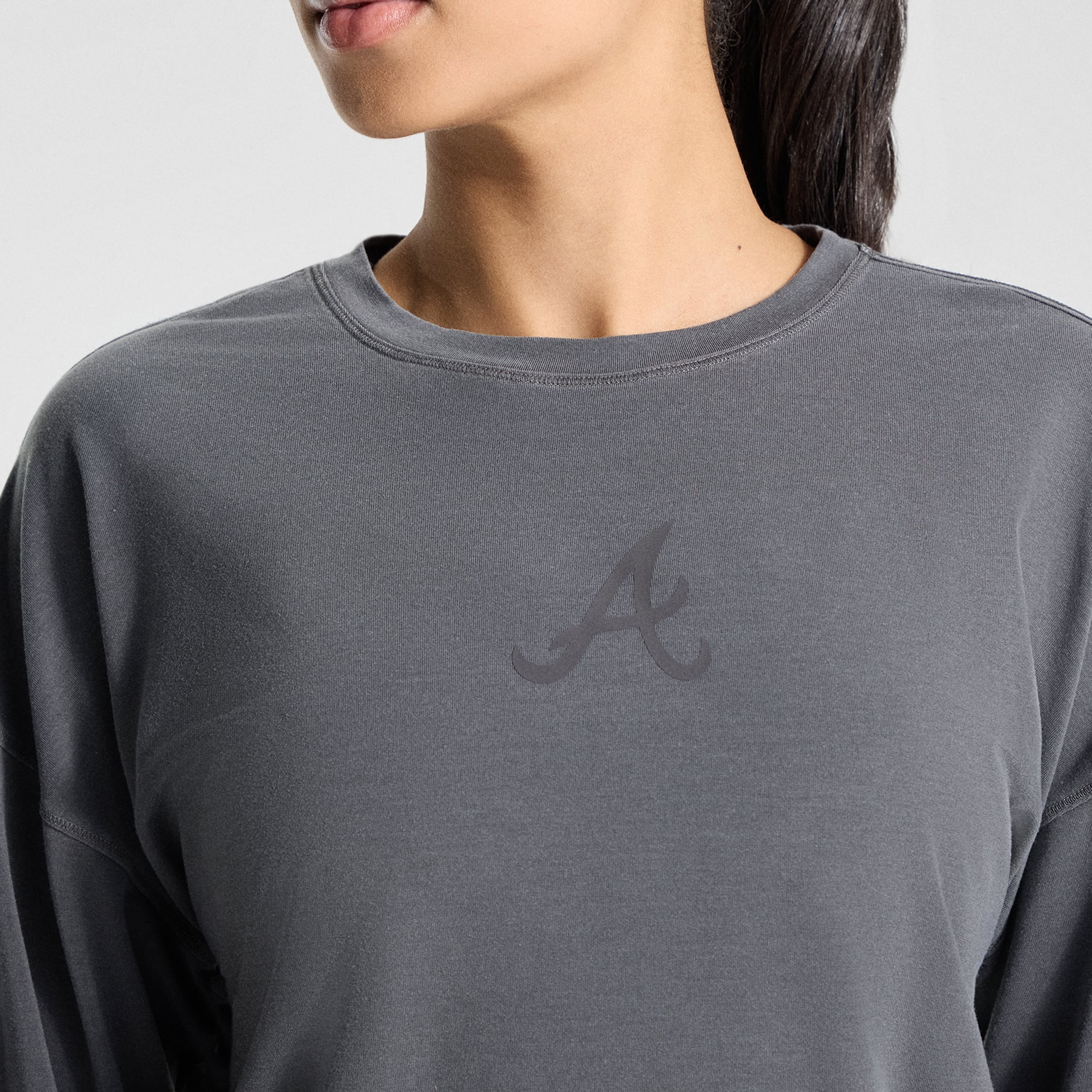 T-shirt à manches longues EasySet Relaxed-Fit gris Atlanta Braves de lululemon pour femme