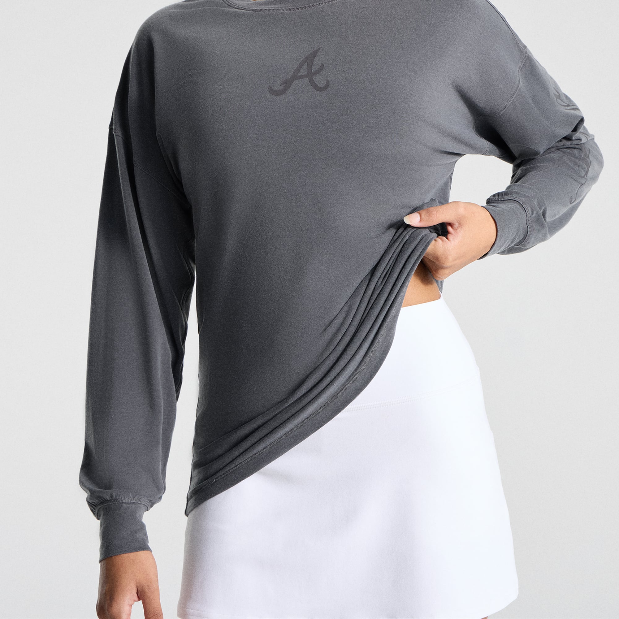 T-shirt à manches longues EasySet Relaxed-Fit gris Atlanta Braves de lululemon pour femme