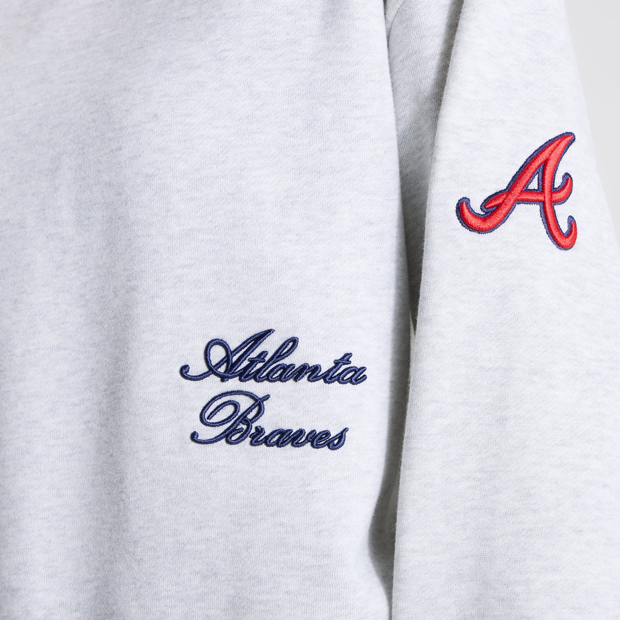 Sweat-shirt oversize Steady State pour femme, couleur True Navy, Atlanta Braves, de lululemon