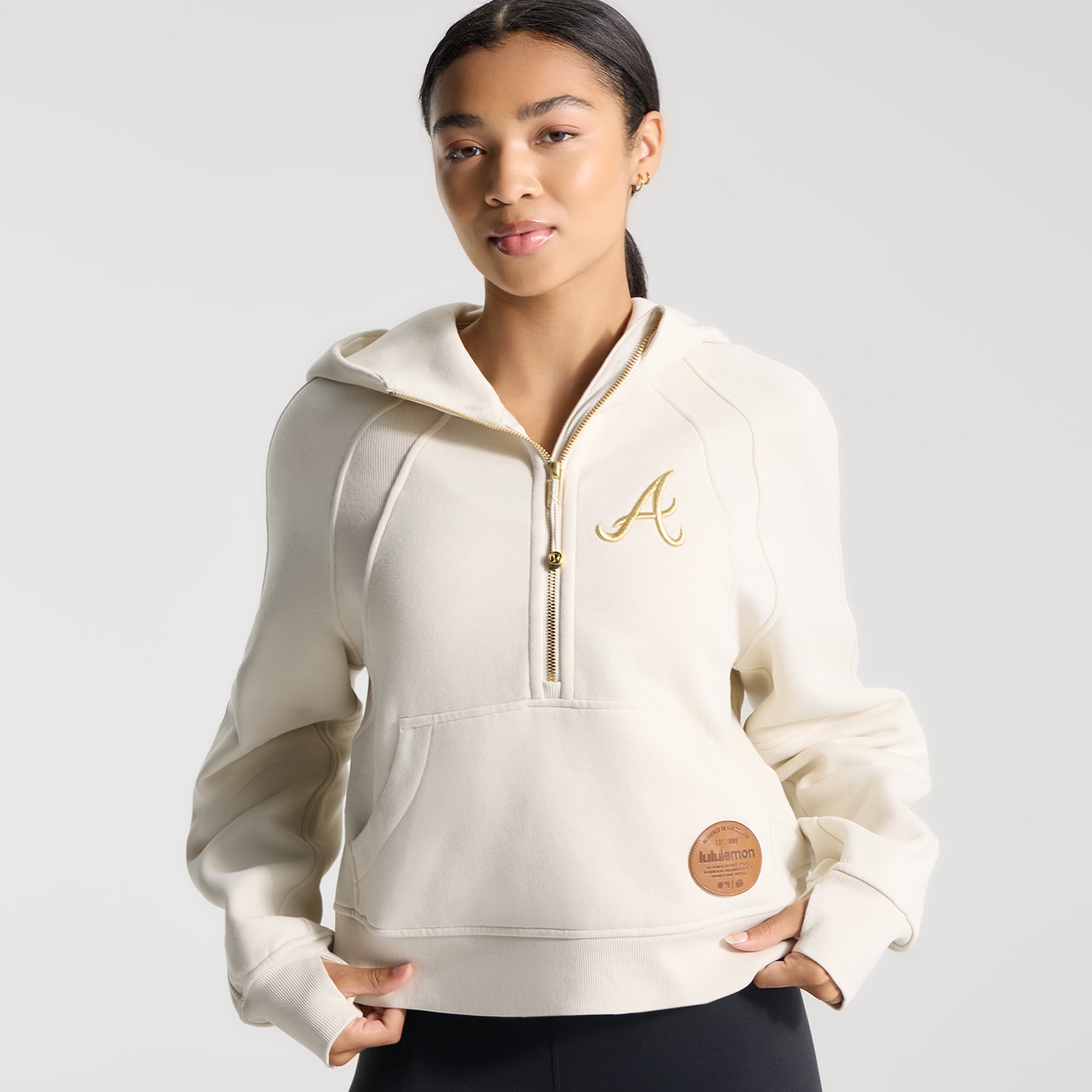 Sweat à capuche zippé oversize demi-hauteur lululemon Atlanta Braves couleur ivoire clair