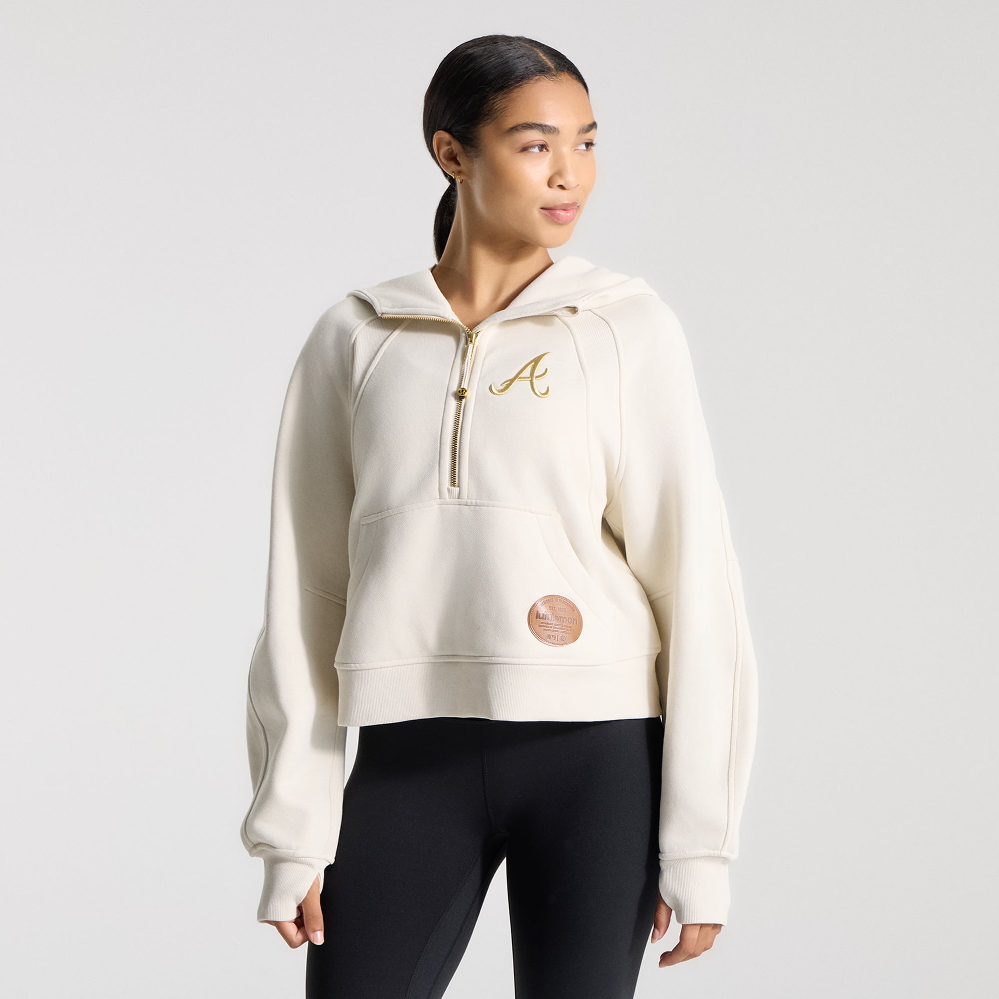 Sweat à capuche zippé oversize demi-hauteur lululemon Atlanta Braves couleur ivoire clair