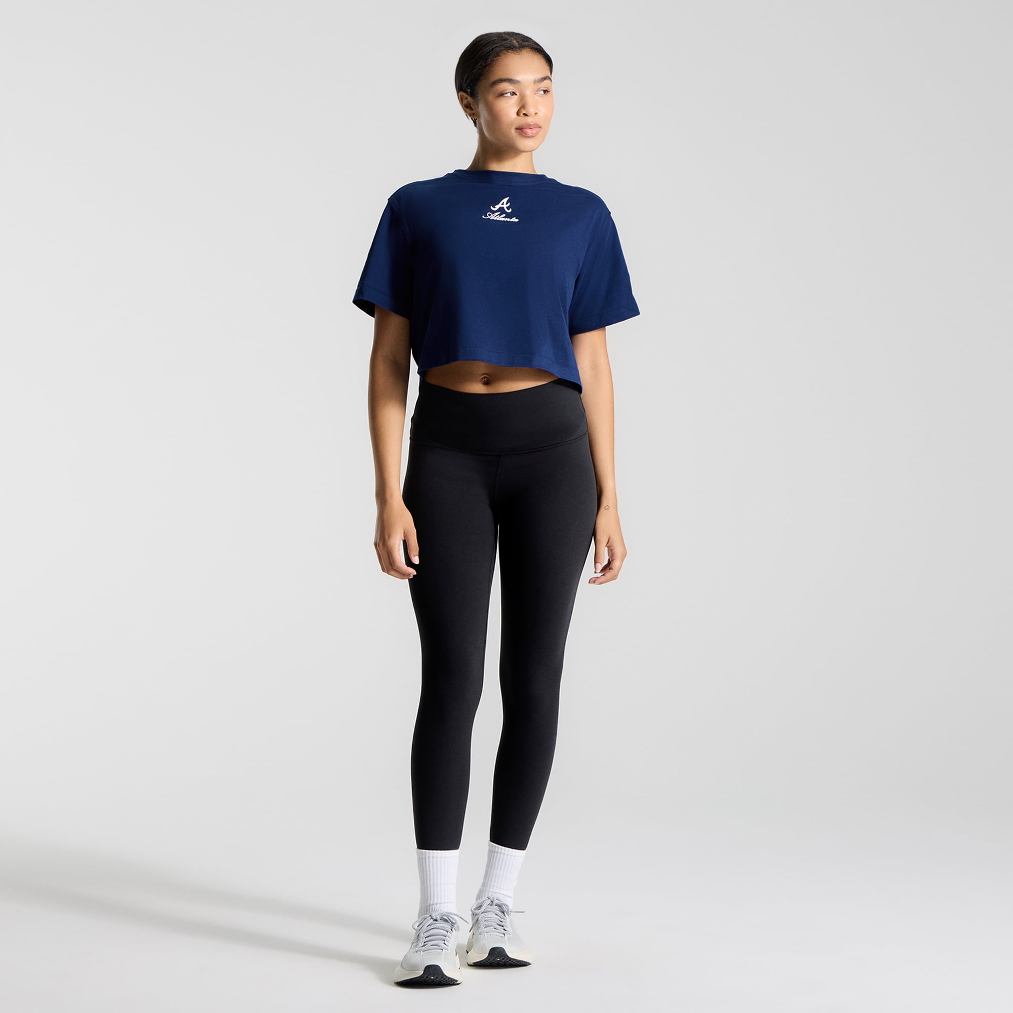 T-shirt court en coton biologique lululemon Midnight Shadow Atlanta Braves All Yours pour femme