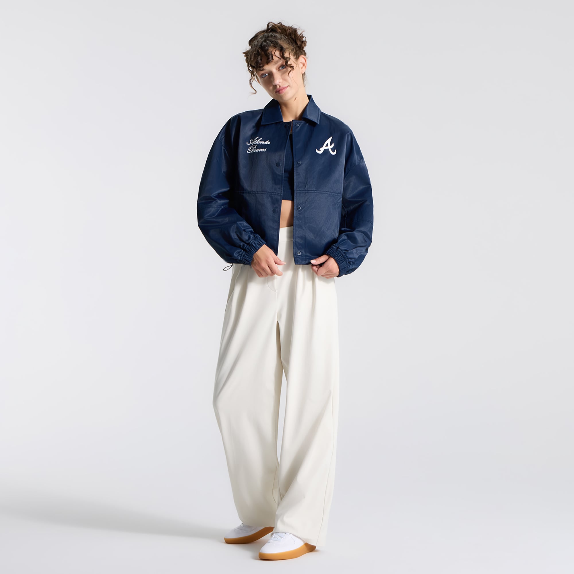 Veste d'entraîneur lululemon True Navy Atlanta Braves pour femme