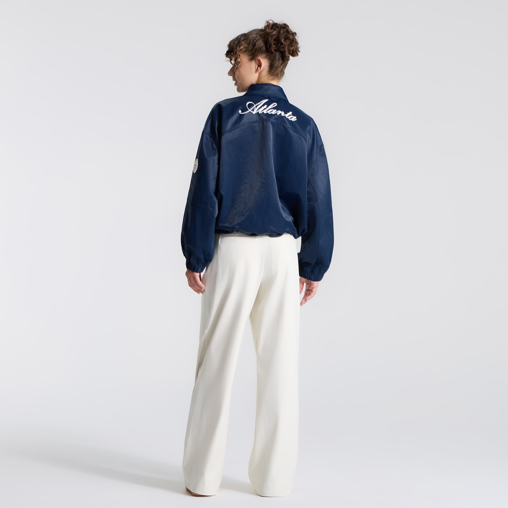 Veste d'entraîneur lululemon True Navy Atlanta Braves pour femme