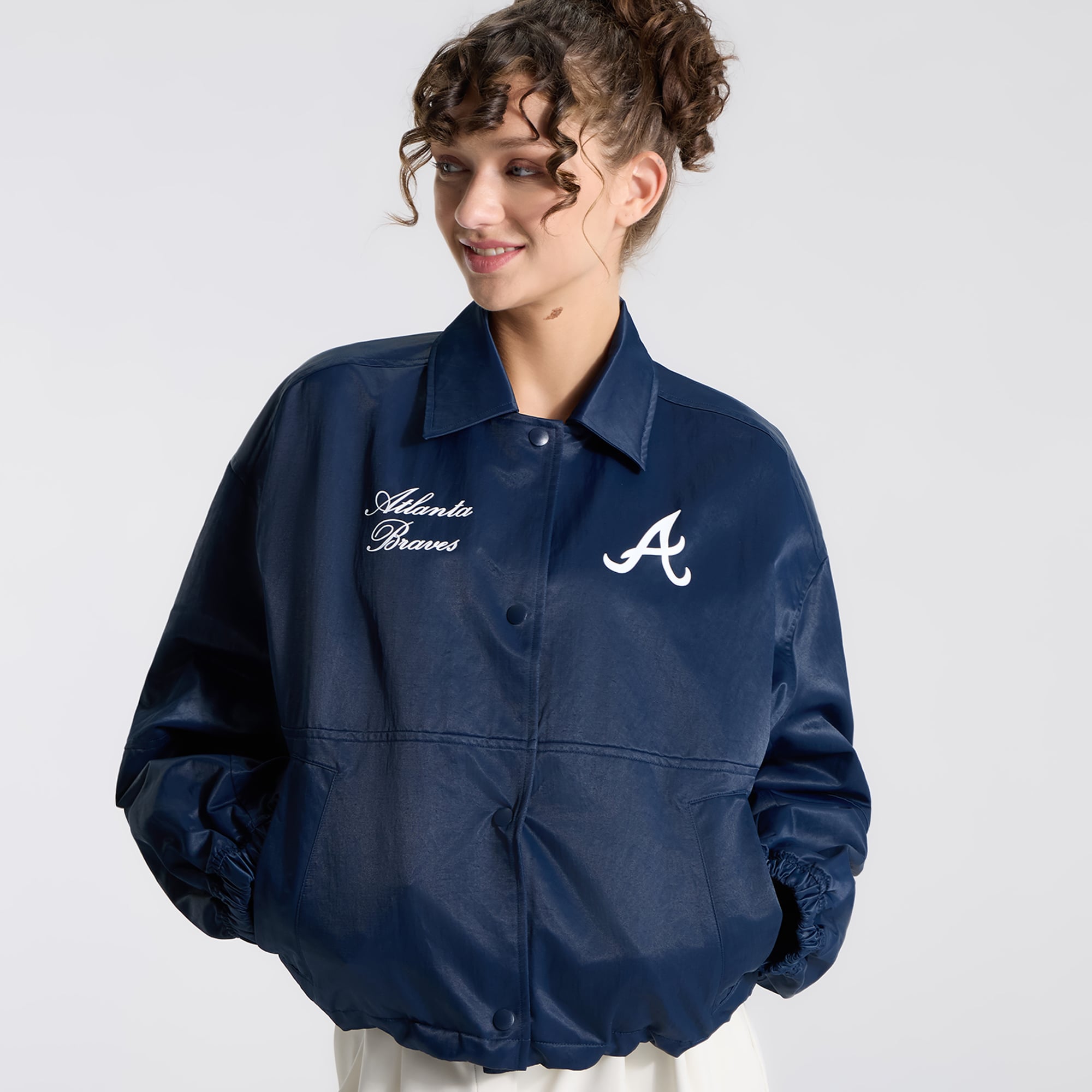 Veste d'entraîneur lululemon True Navy Atlanta Braves pour femme