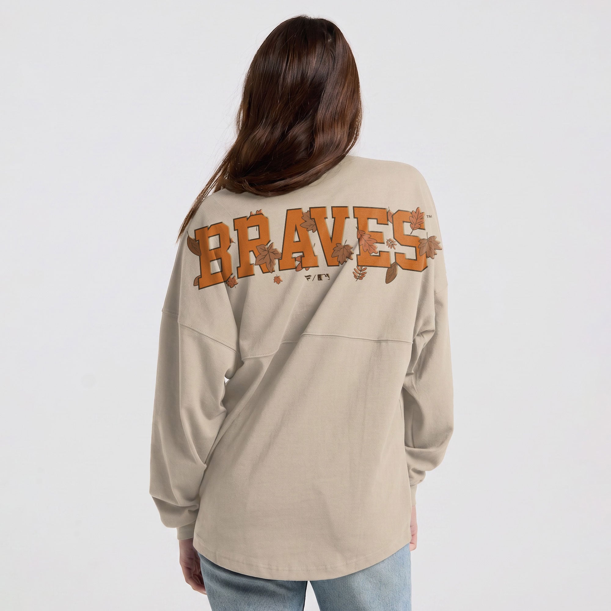 T-shirt à manches longues Spirit Jersey crème Atlanta Braves motif feuilles d'automne pour femmes