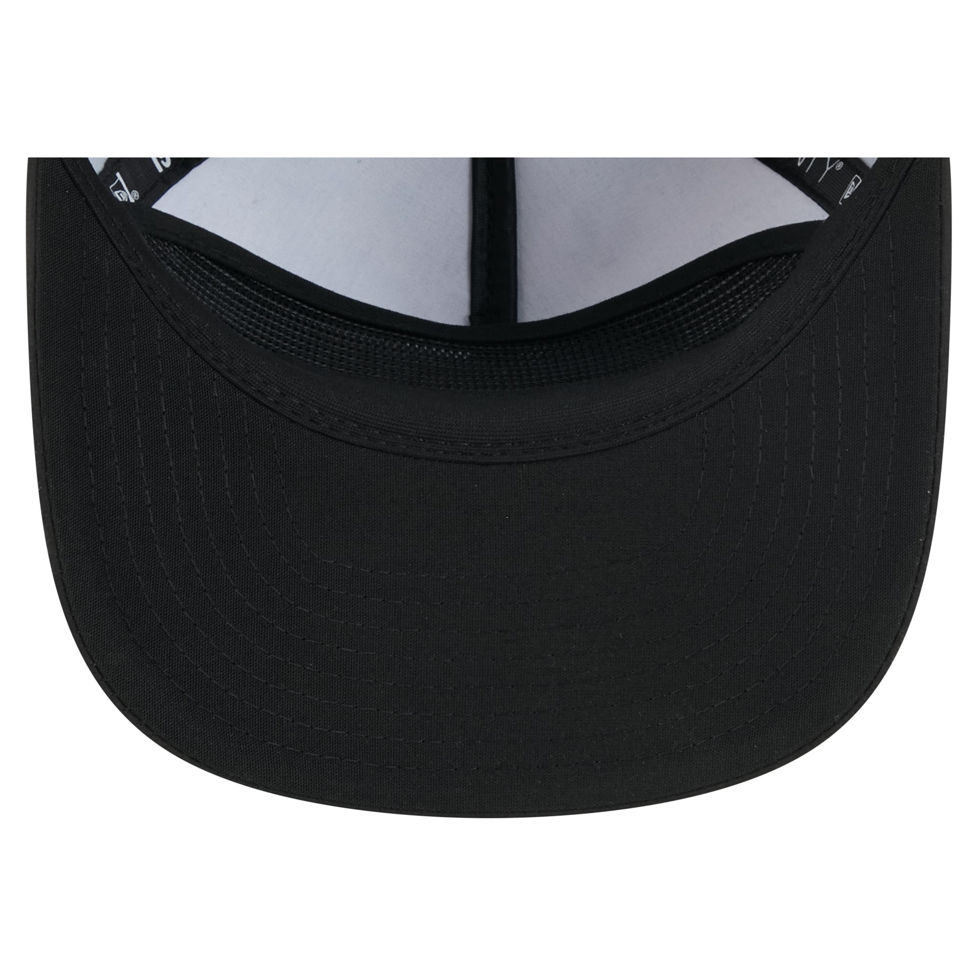 Casquette ajustable New Era noire Atlanta Falcons 2026 Salute To Service 19TWENTY pour homme