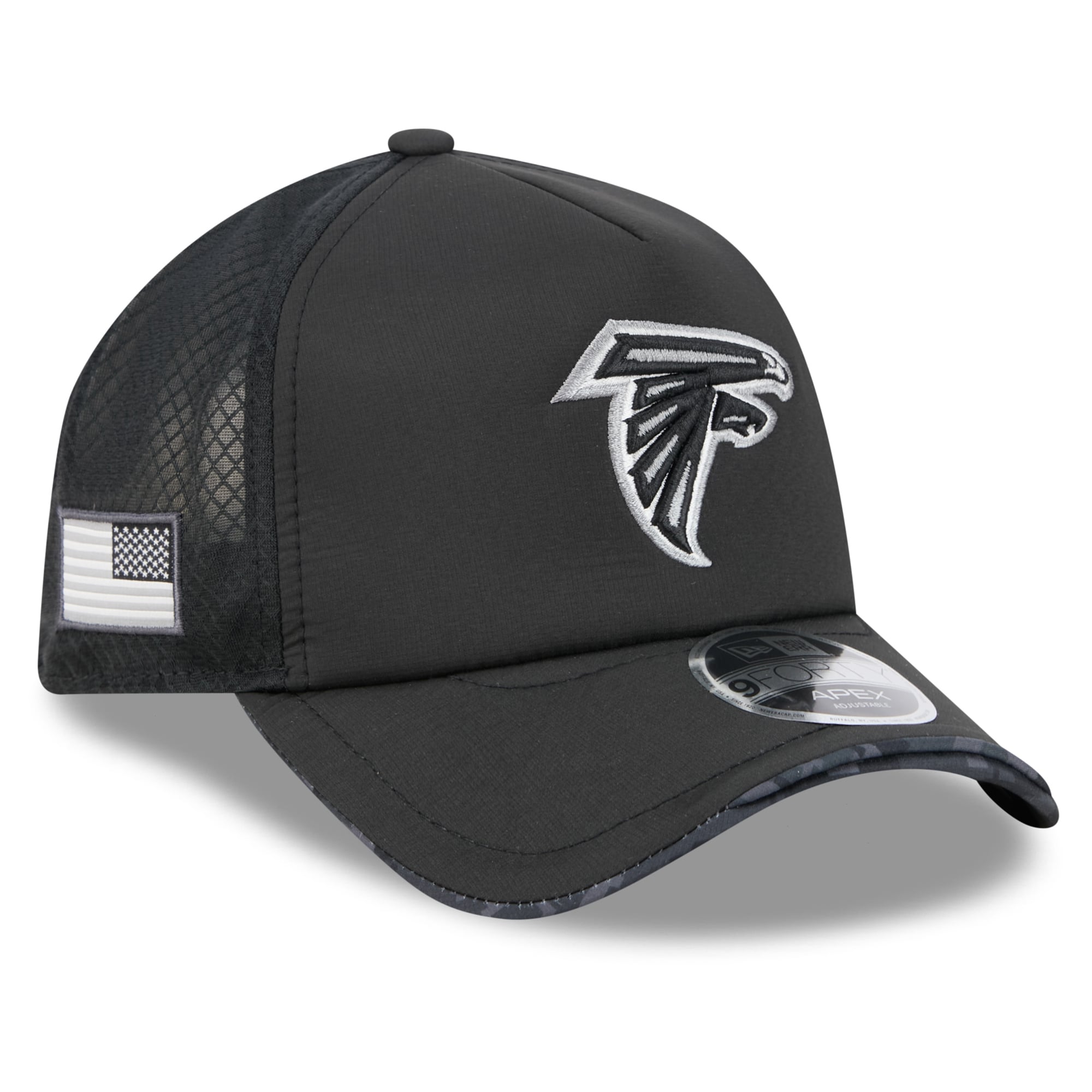 Casquette trucker ajustable New Era Apex 9FORTY noire Atlanta Falcons 2026 Salute To Service pour homme