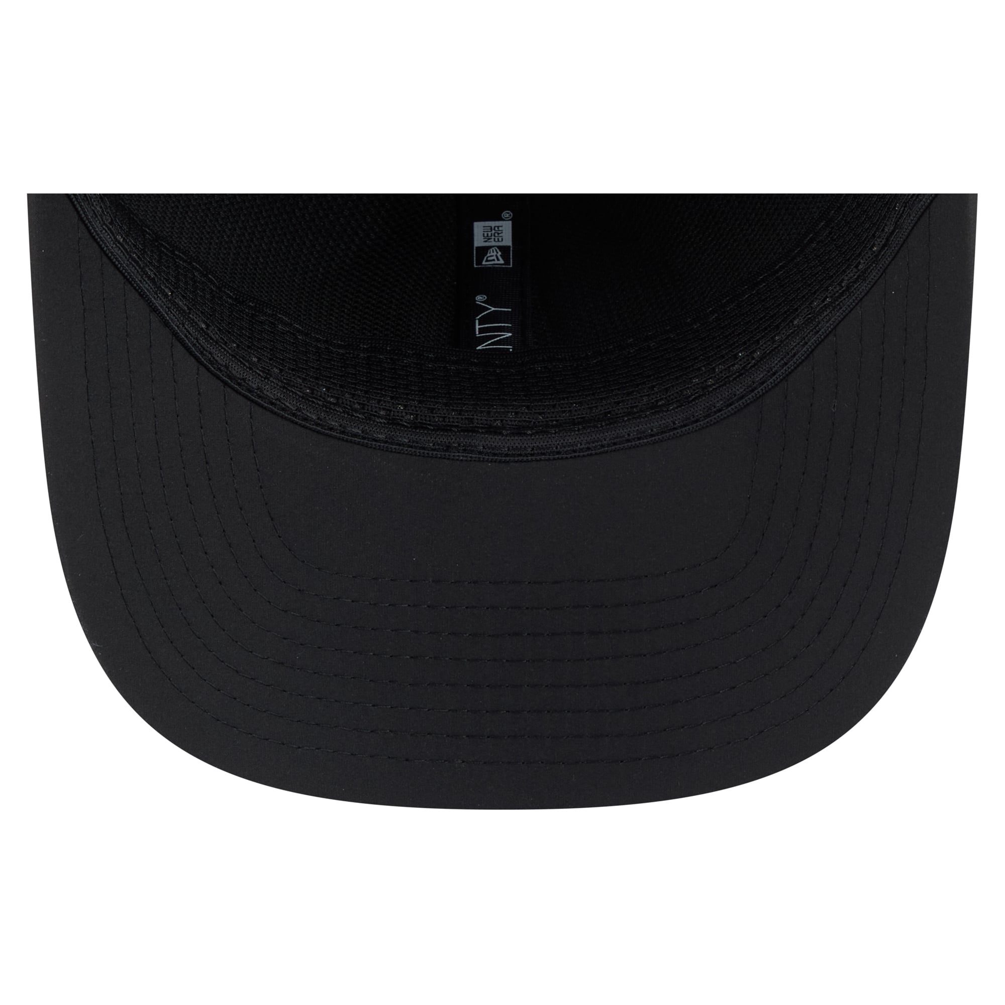 Casquette ajustable New Era rouge Atlanta Falcons 2026 Sideline Throwback 9SEVENTY pour homme