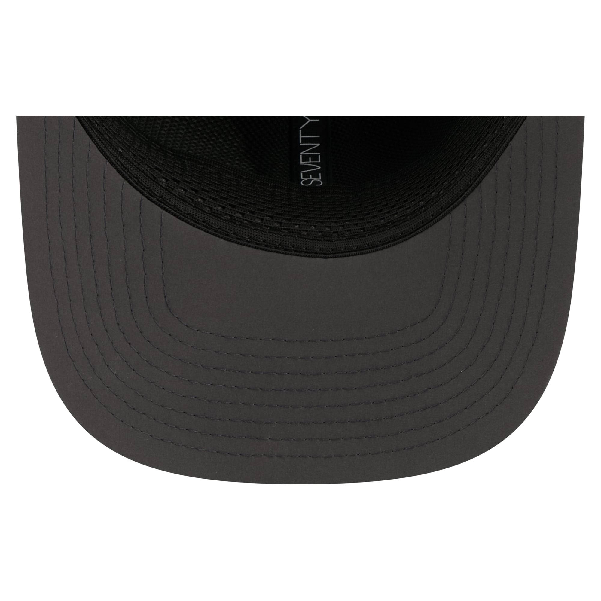 Casquette ajustable New Era Atlanta Falcons 2026 Sideline pour homme, couleur anthracite, modèle 9SEVENTY.