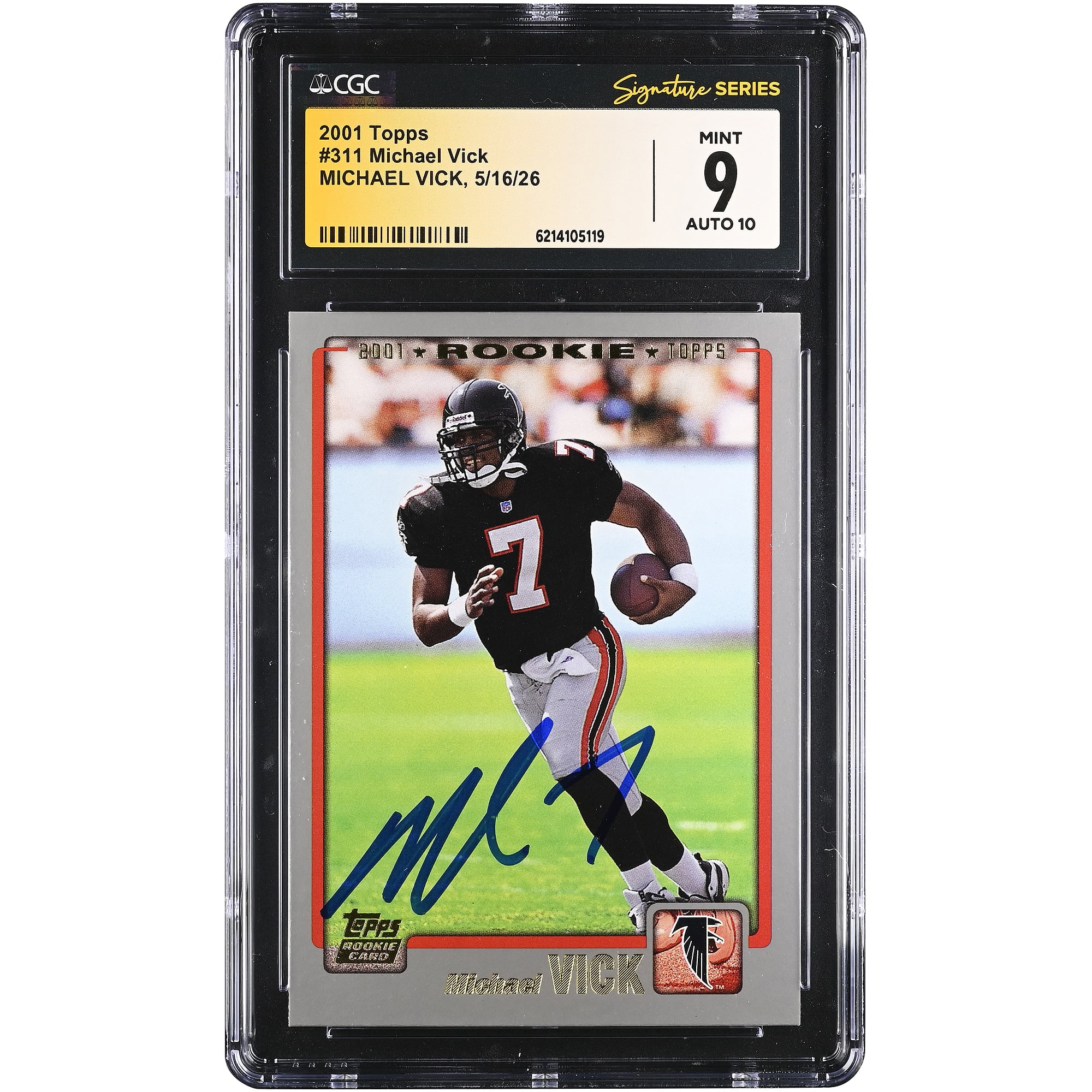 Carte de recrue 2001 Topps n° 311 de Michael Vick (Atlanta Falcons), autographiée et authentifiée par Fanatics Witnessed (CGC 9/10).