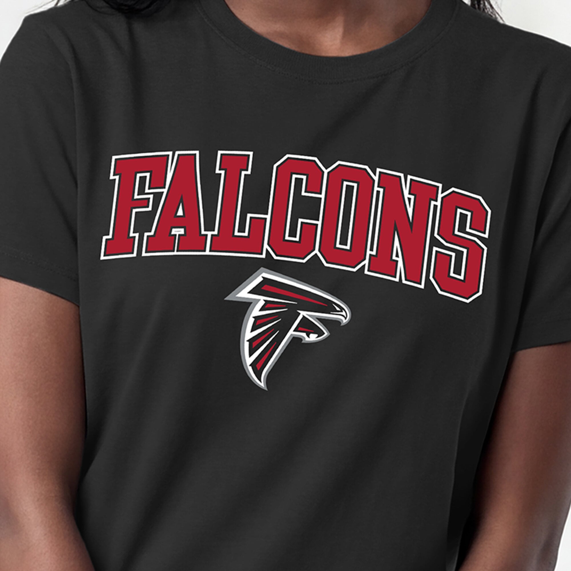 T-shirt noir Champion pour femmes, logo arqué des Falcons d'Atlanta
