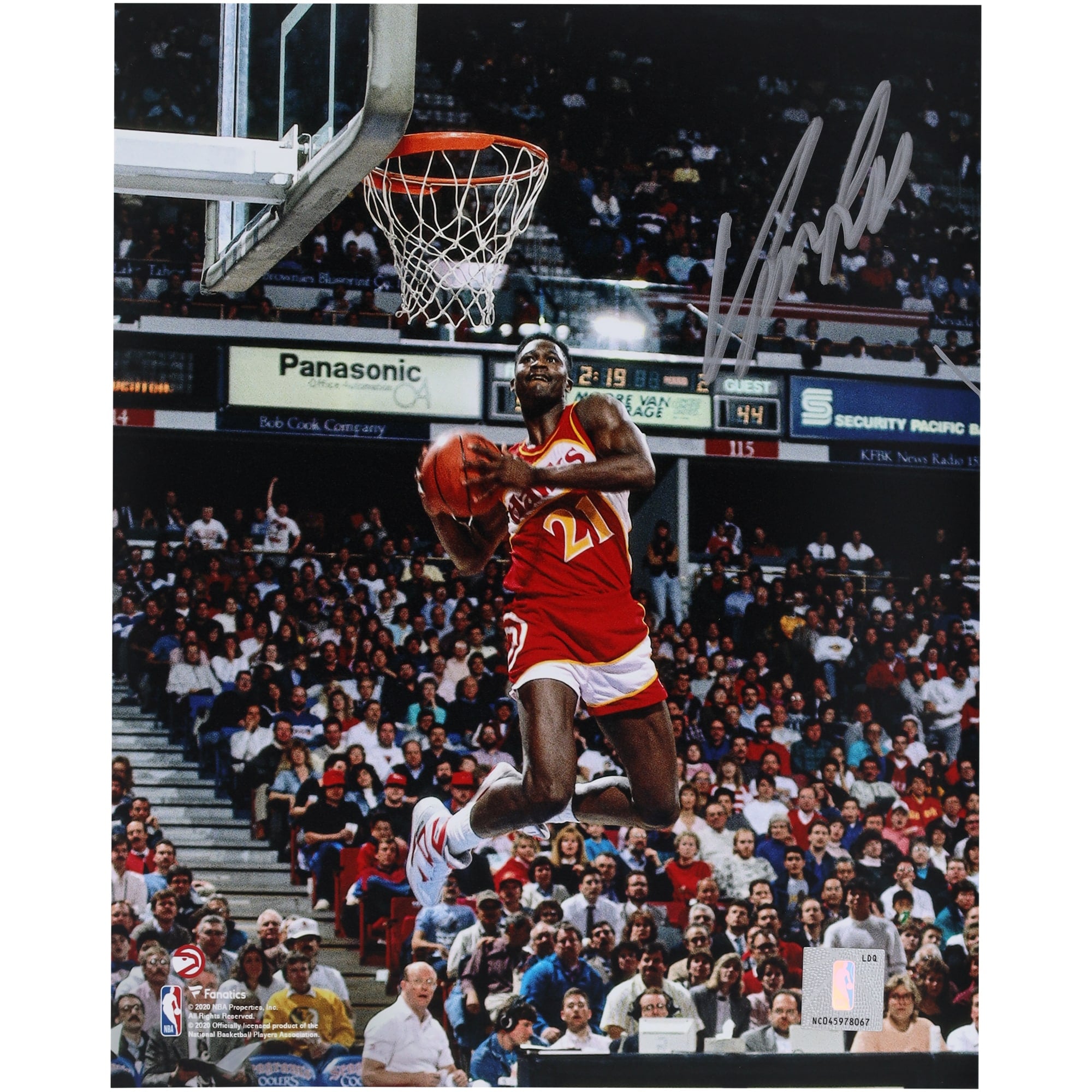 Photographie autographiée de Dominique Wilkins Atlanta Hawks 8" x 10" du concours de dunk de 1988, dunk inversé à deux mains