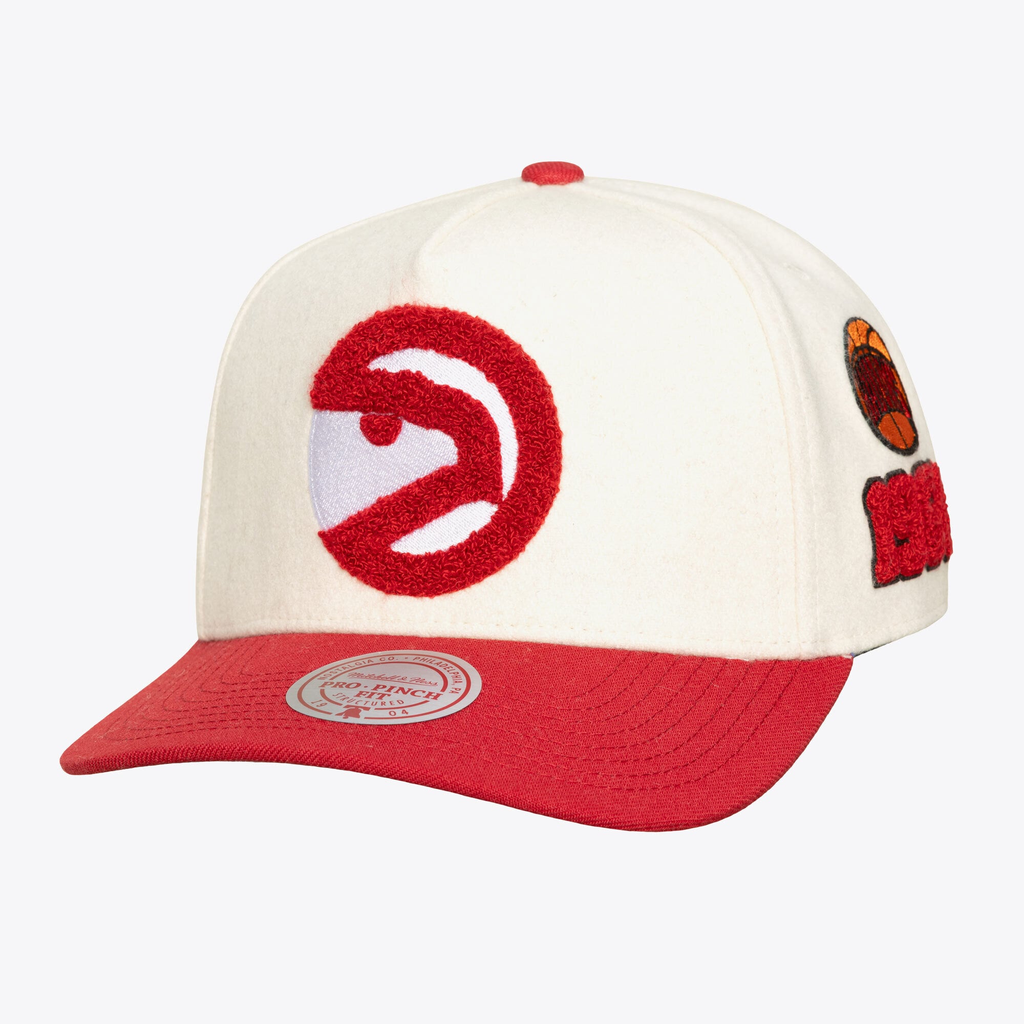 Casquette unisexe Mitchell & Ness crème Atlanta Hawks Team Pro ajustable