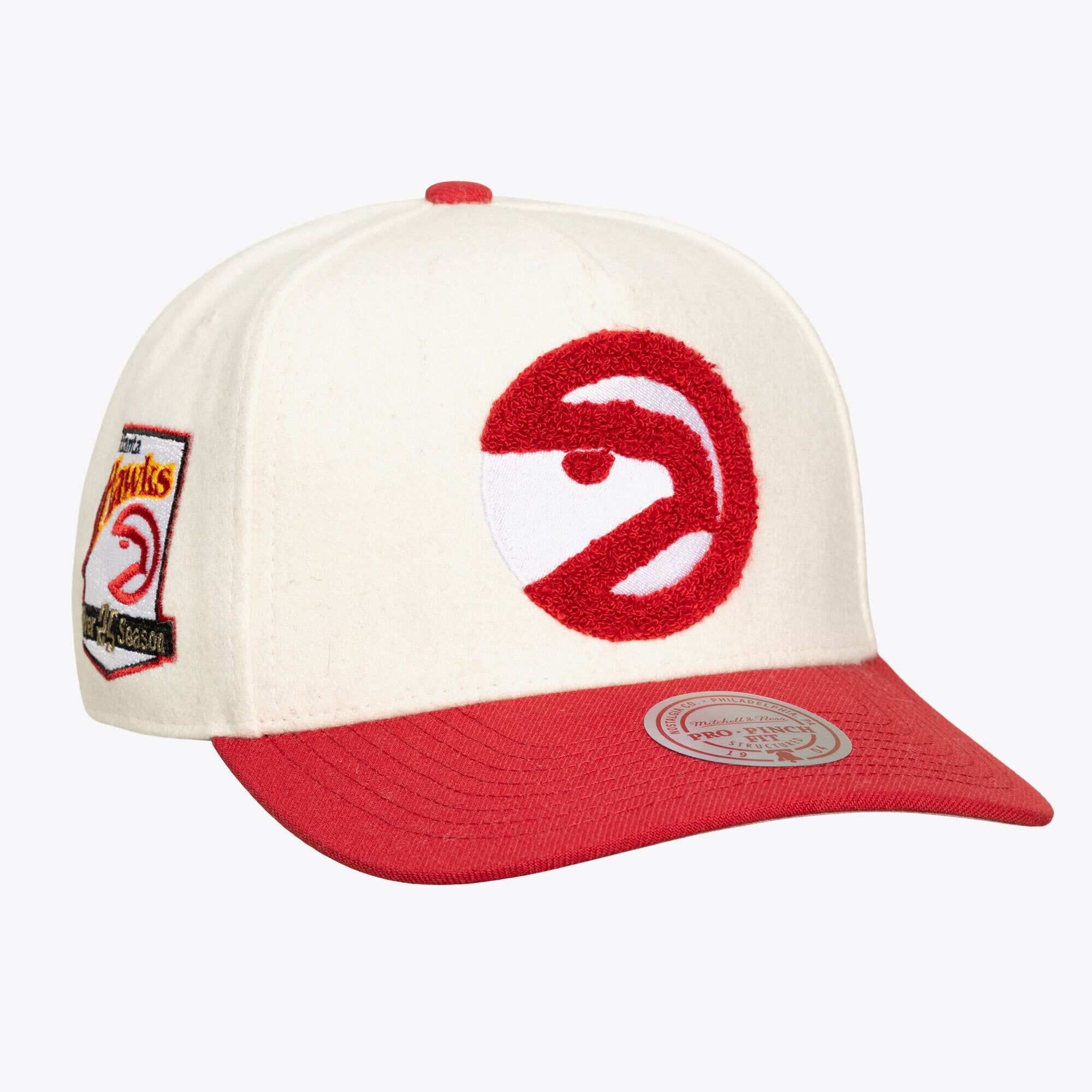 Unisex Atlanta Hawks Mitchell & Ness Cream Cream Team Pro Adjustable Hat