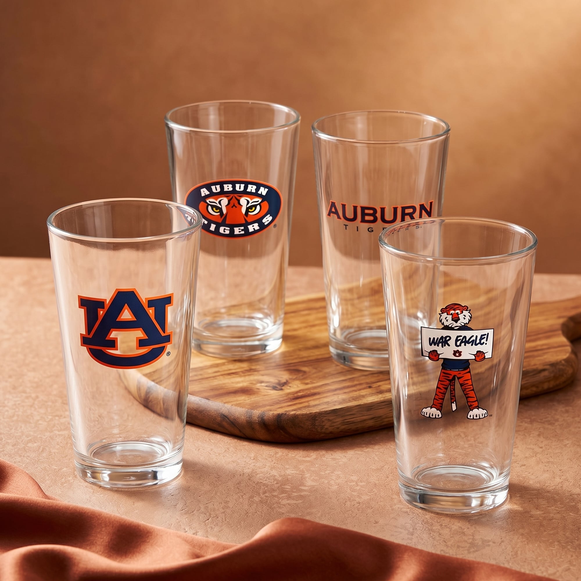 Ensemble de quatre verres à bière de collection Auburn Tigers de 473 ml (16 oz).