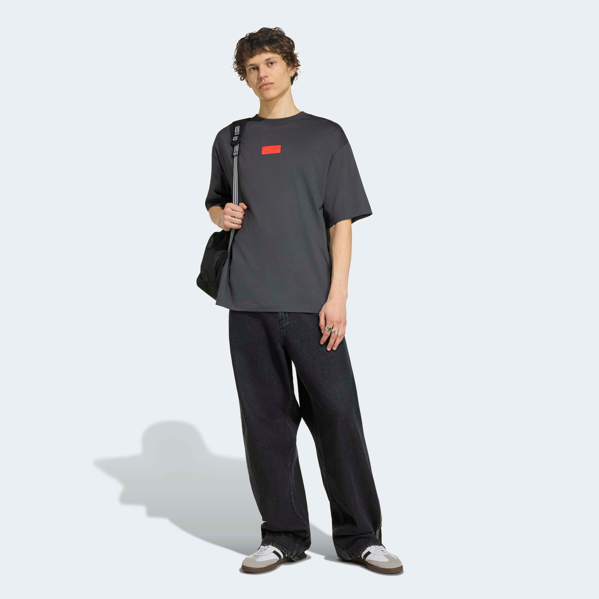 T-shirt graphique adidas Audi Elevated noir pour homme