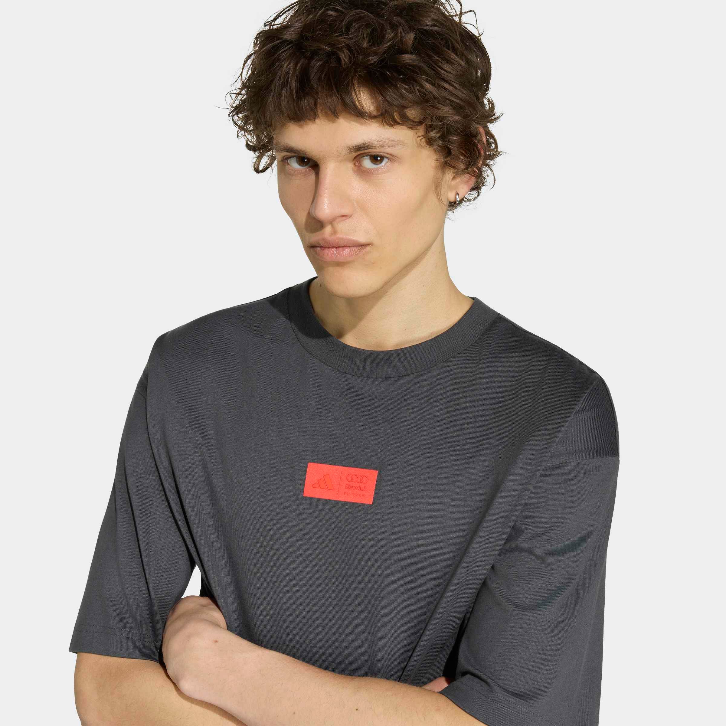 T-shirt graphique adidas Audi Elevated noir pour homme