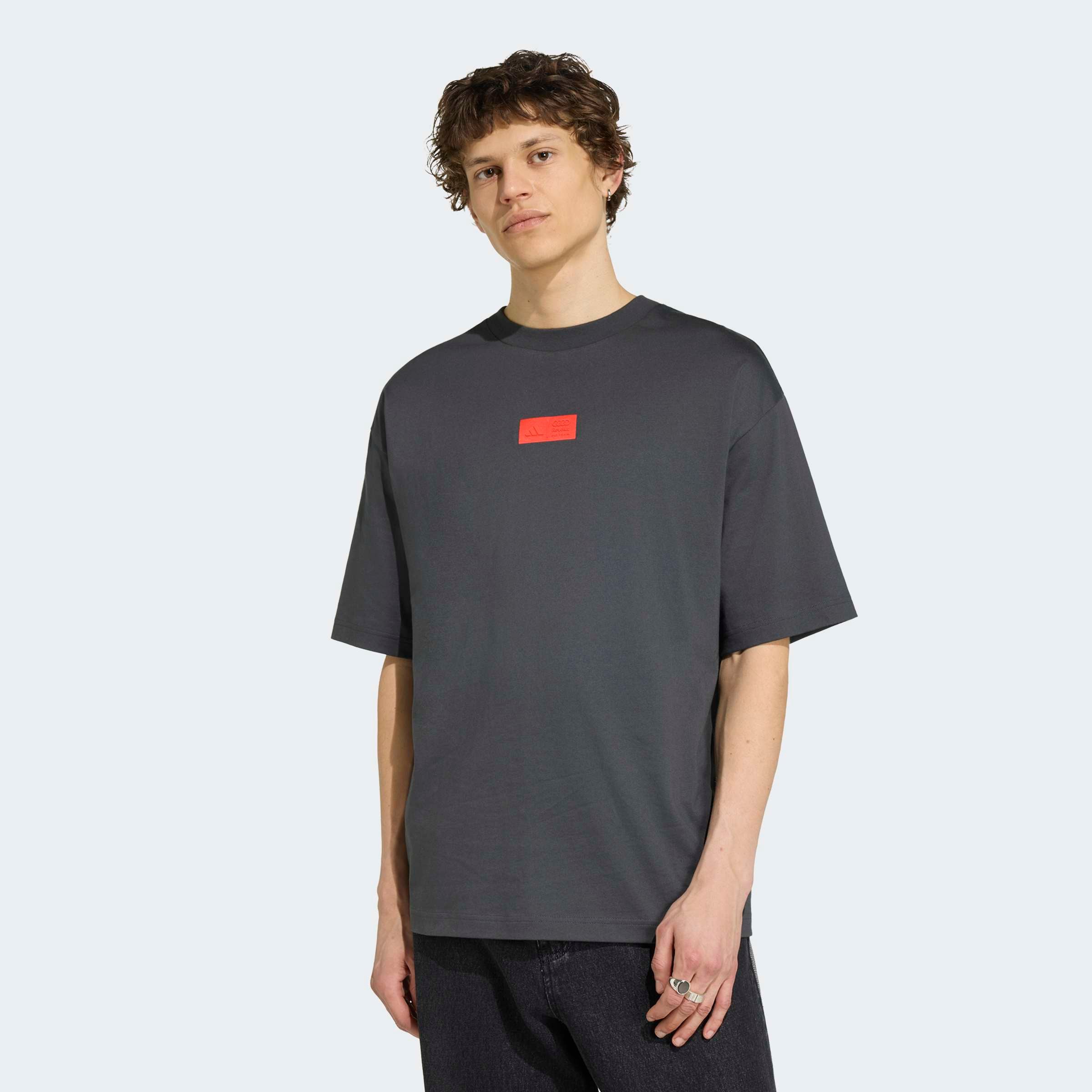 T-shirt graphique adidas Audi Elevated noir pour homme