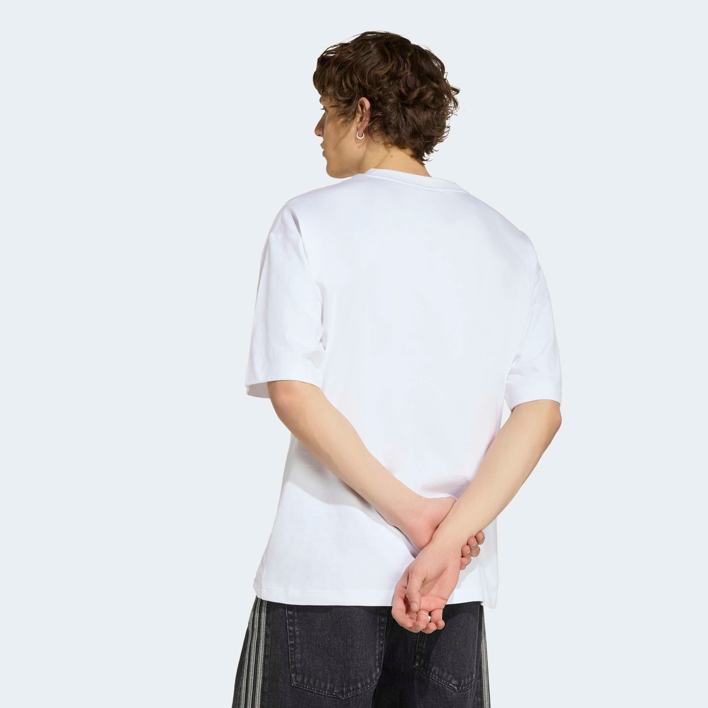 T-shirt adidas Audi Elevated Graphic II blanc pour homme