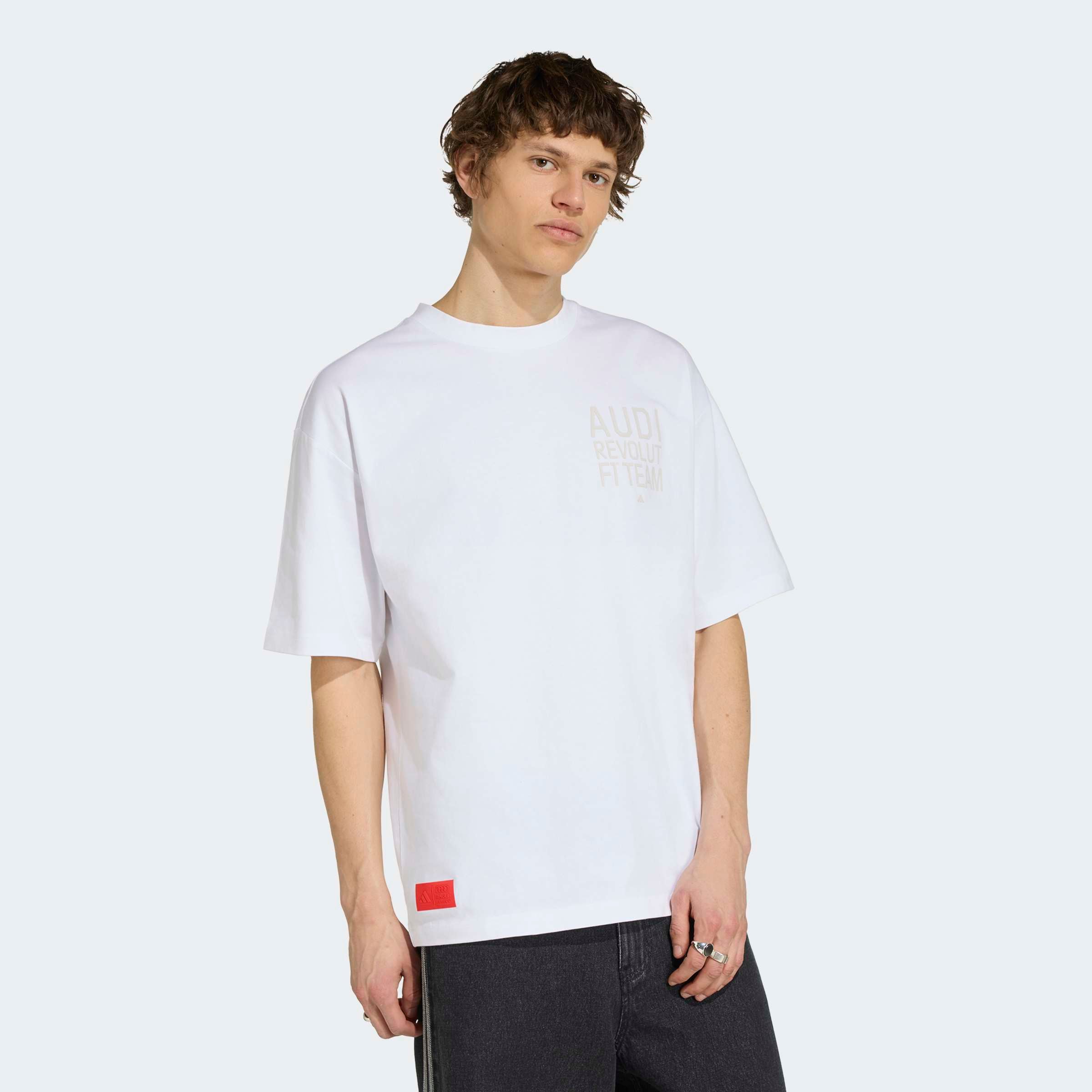T-shirt adidas Audi Elevated Graphic II blanc pour homme