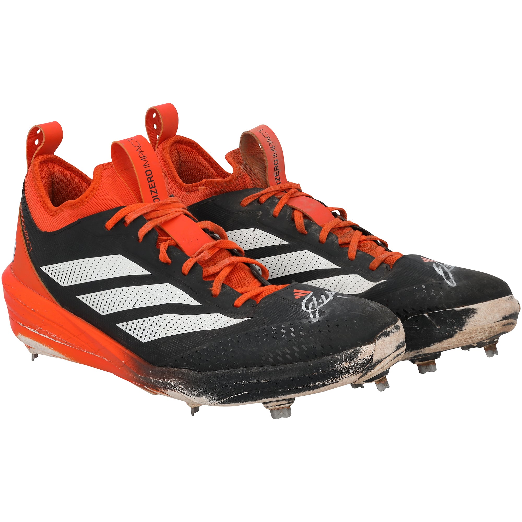 Crampons adidas noirs et orange portés en match par Jackson Holliday des Orioles de Baltimore lors de la saison 2025 de la MLB, authentifiés - NF70442516-17