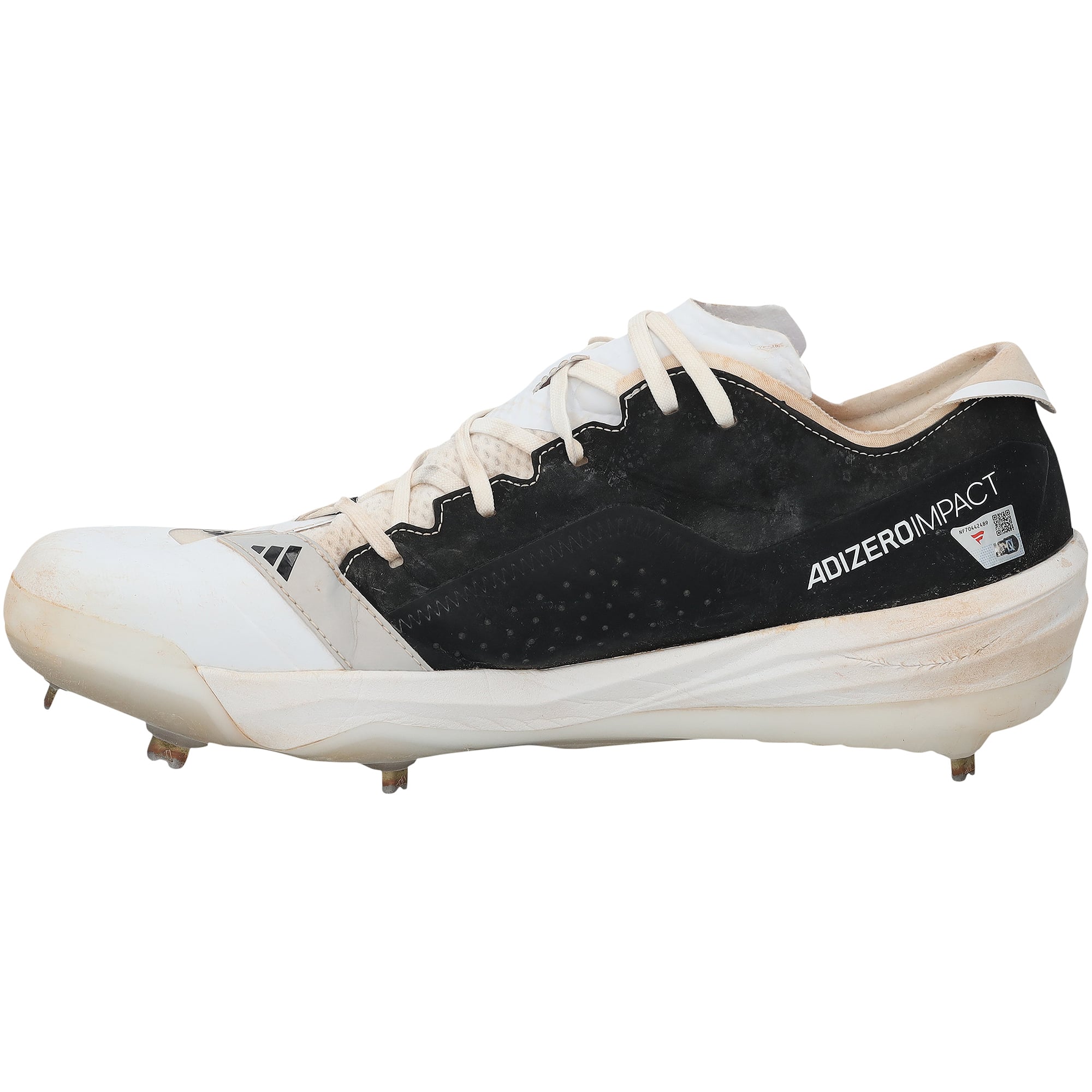 Crampons adidas blancs et noirs portés en match par Jackson Holliday des Orioles de Baltimore lors de la saison 2025 de la MLB, authentifiés - NF70442488-89