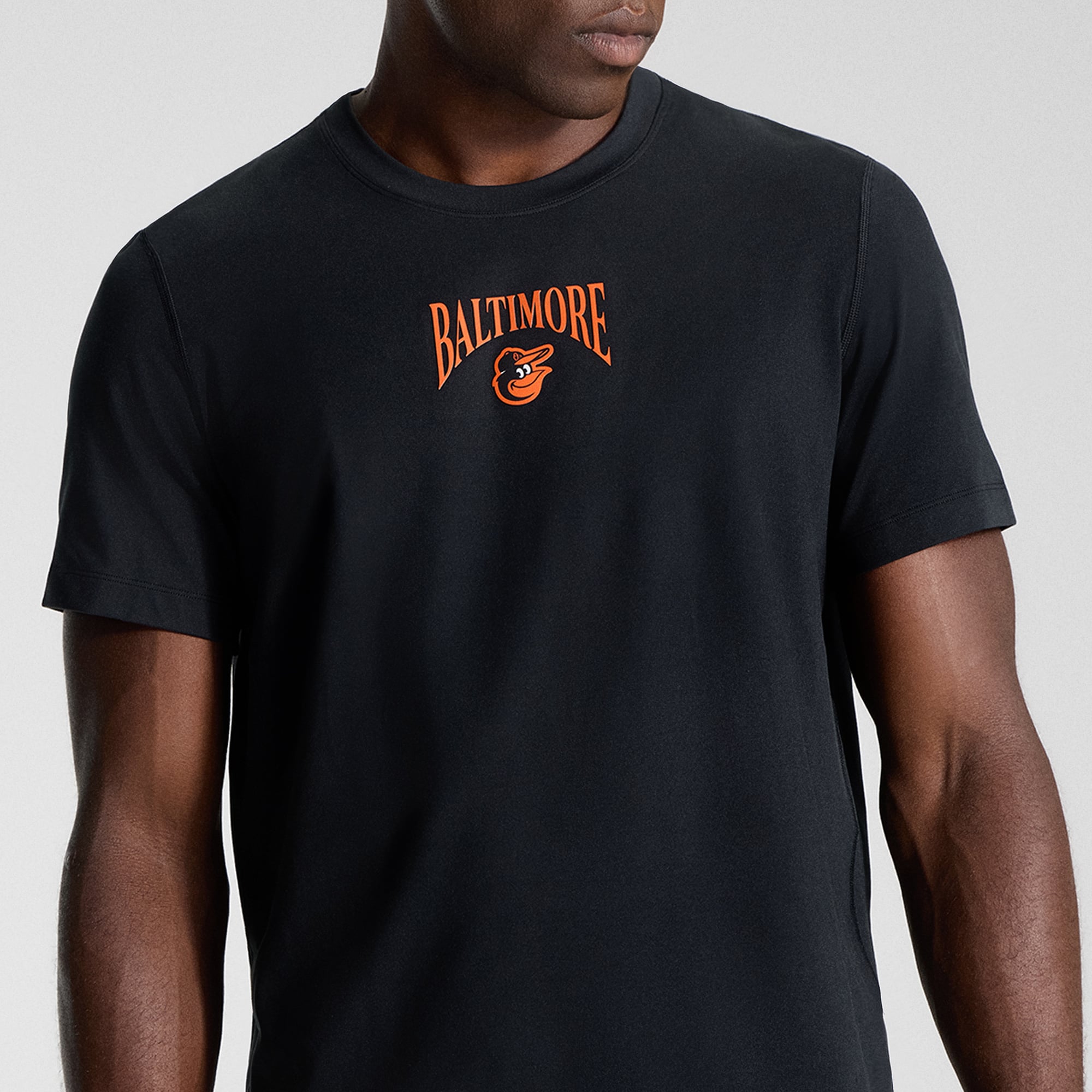 T-shirt en jersey doux noir Baltimore Orioles pour homme de la marque lululemon