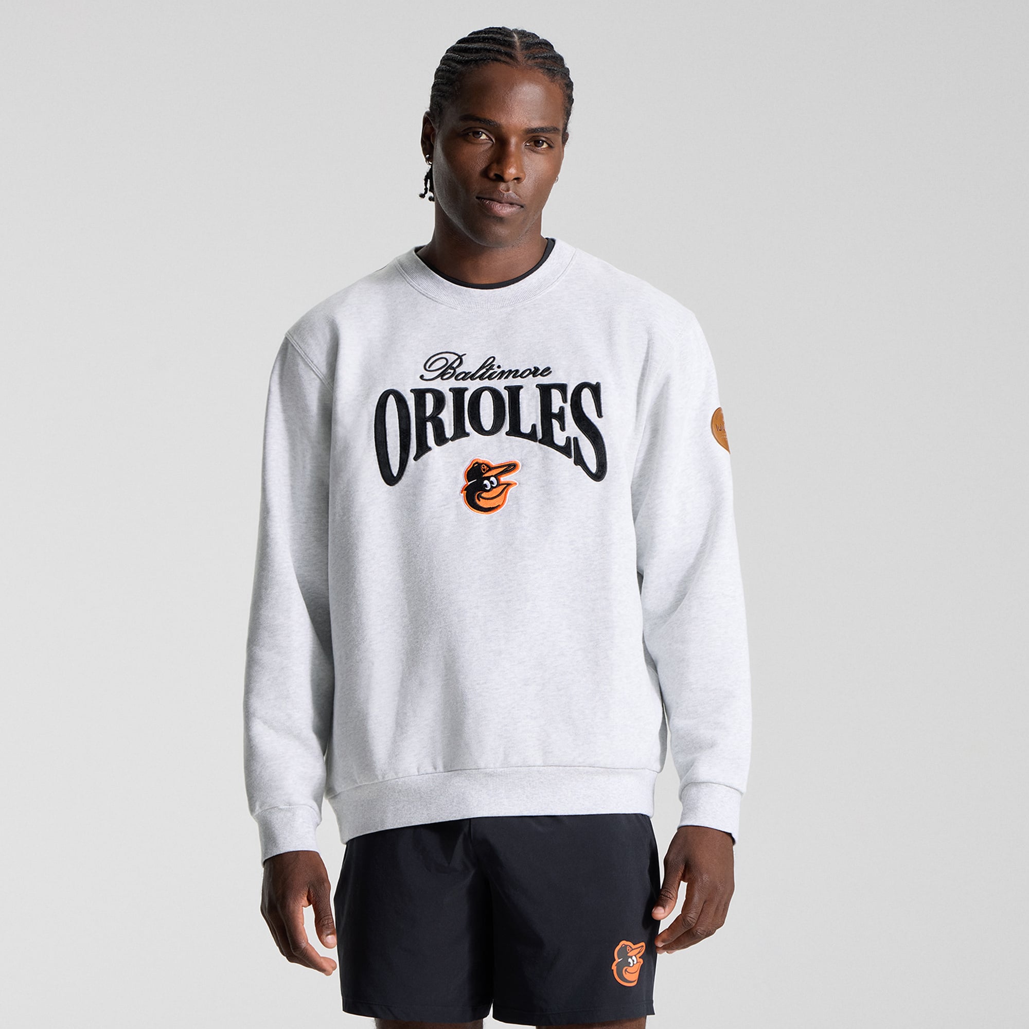 Sweat-shirt Steady State gris chiné ultra clair pour homme de lululemon, collection Baltimore Orioles.