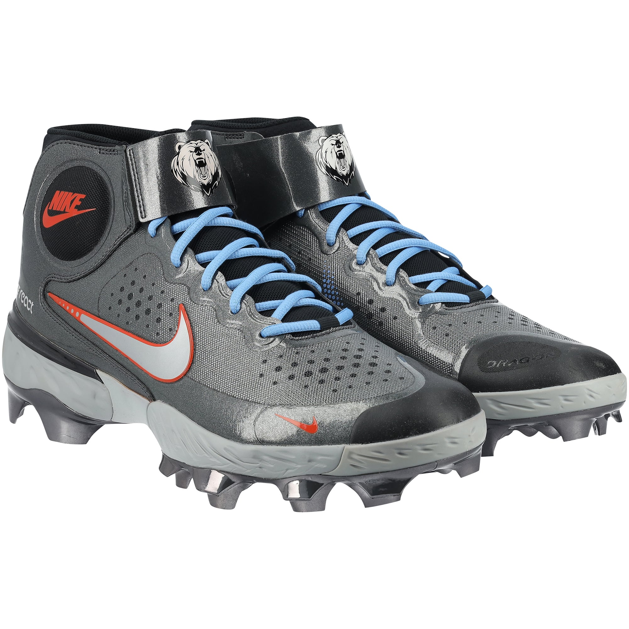 Crampons Nike noirs portés par Pete Alonso, joueur des Orioles de Baltimore, lors de la saison 2026 de la MLB