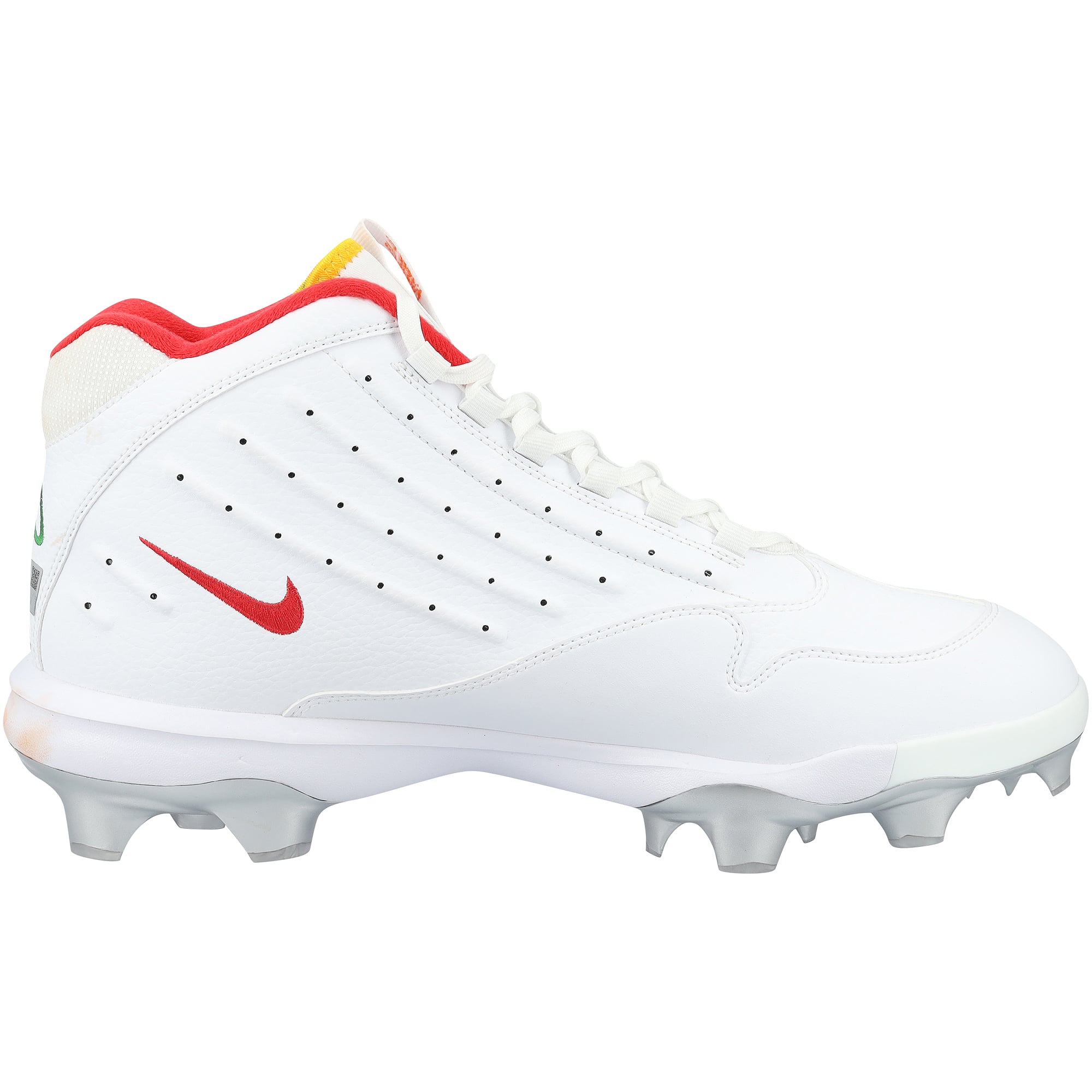 Crampons blancs Nike portés par Pete Alonso, joueur des Orioles de Baltimore, lors de la saison 2026 de la MLB - NF7045552324