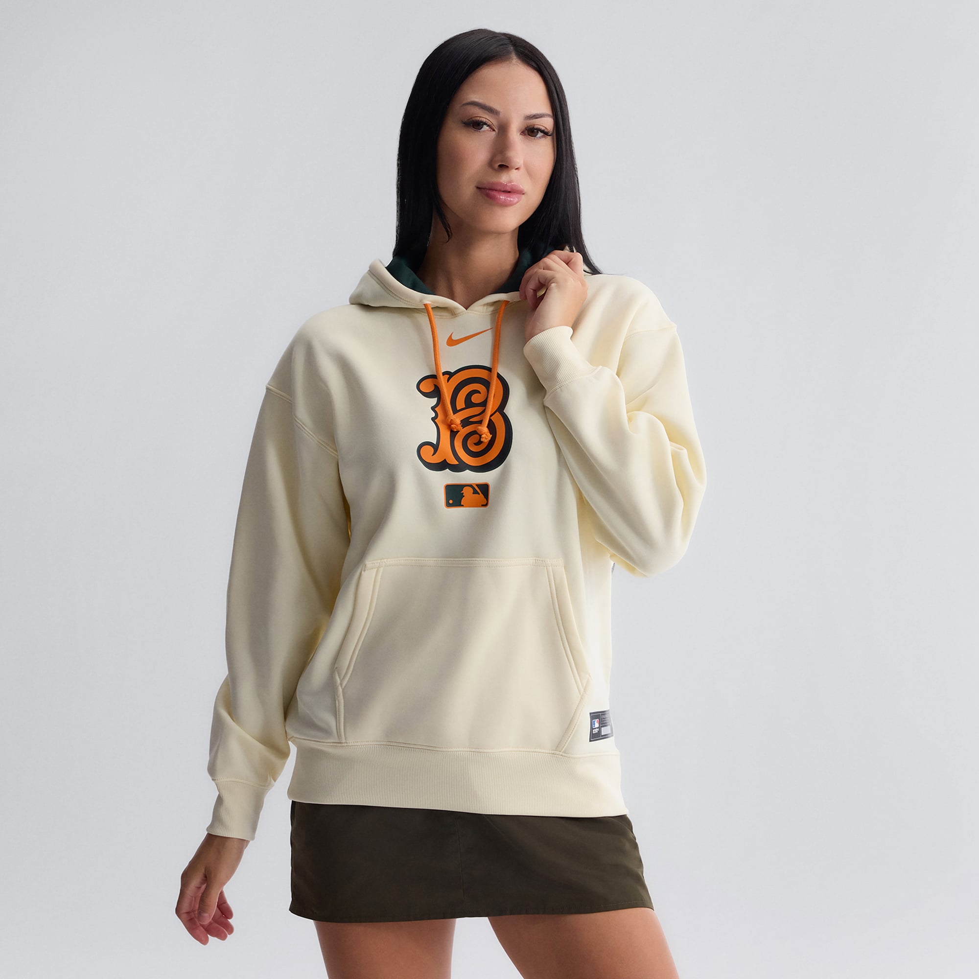 Sweat à capuche Nike Therma pour femme, couleur crème, collection Baltimore Orioles 2026 City Connect Authentic.