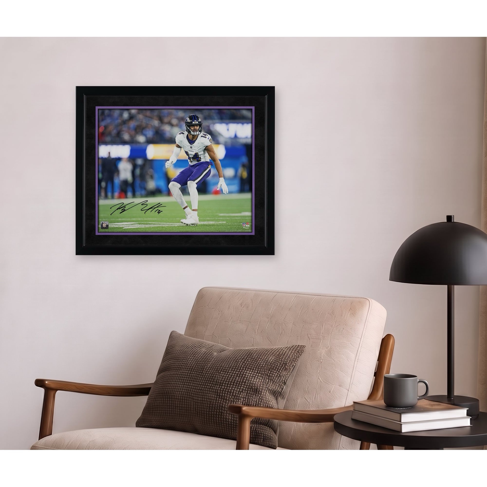 Photo de dos autographiée de Kyle Hamilton (Baltimore Ravens) - 40,6 x 50,8 cm