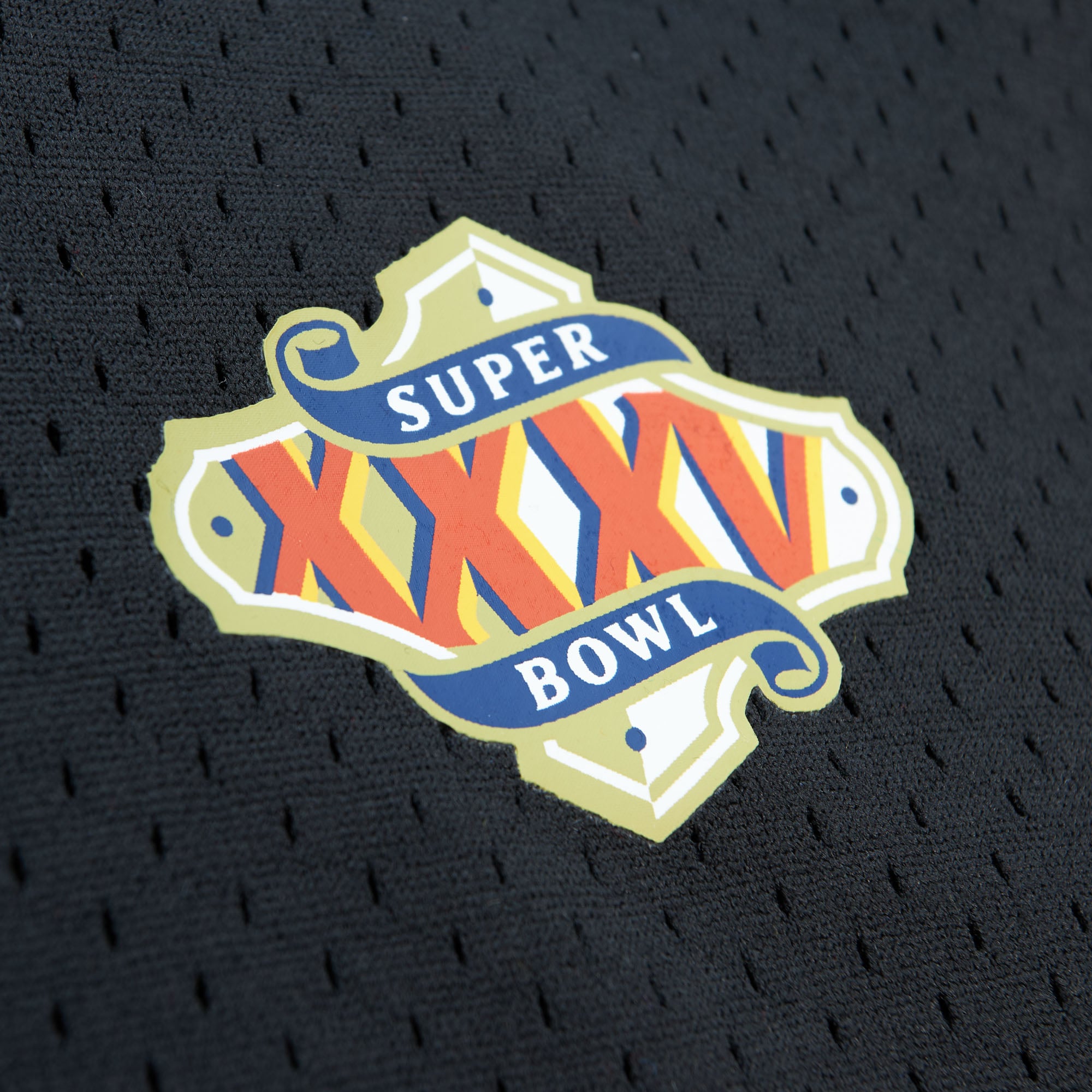 T-shirt en maille Mitchell & Ness pour homme, noir, à l'effigie de Ray Lewis, joueur retraité des Ravens Baltimore.