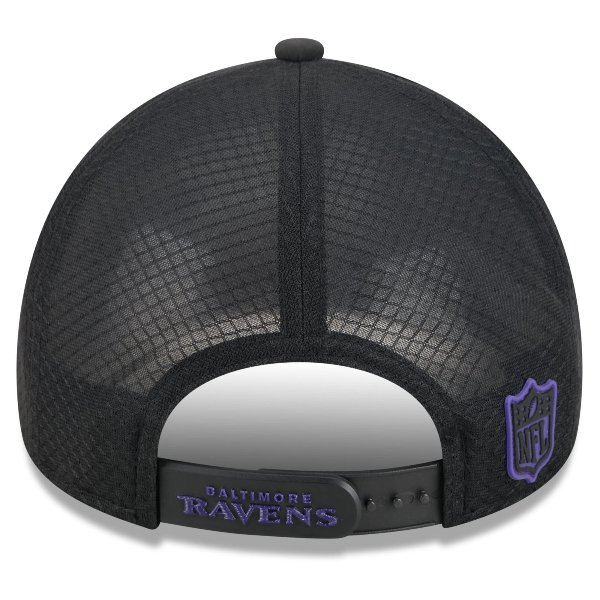 Men's New Era Black Baltimore Ravens 2026 Sideline Apex 9FORTY Adjustable Trucker Hat