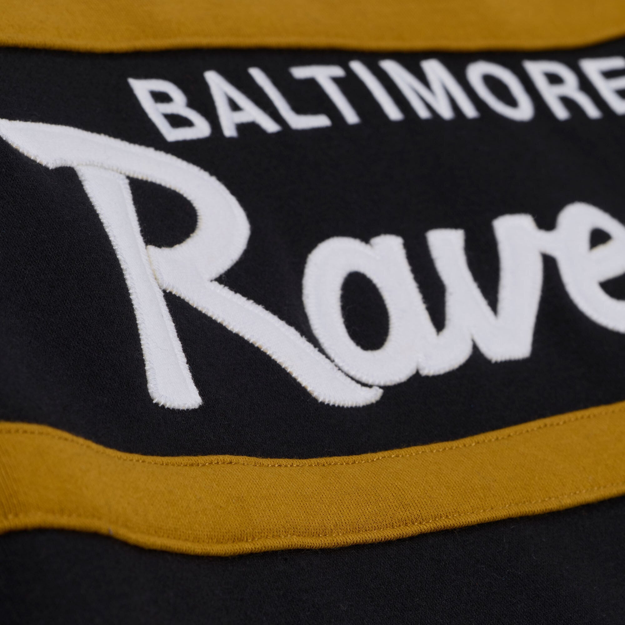 Pull à col zippé Mitchell & Ness violet pour femme, modèle Baltimore Ravens Head Coach