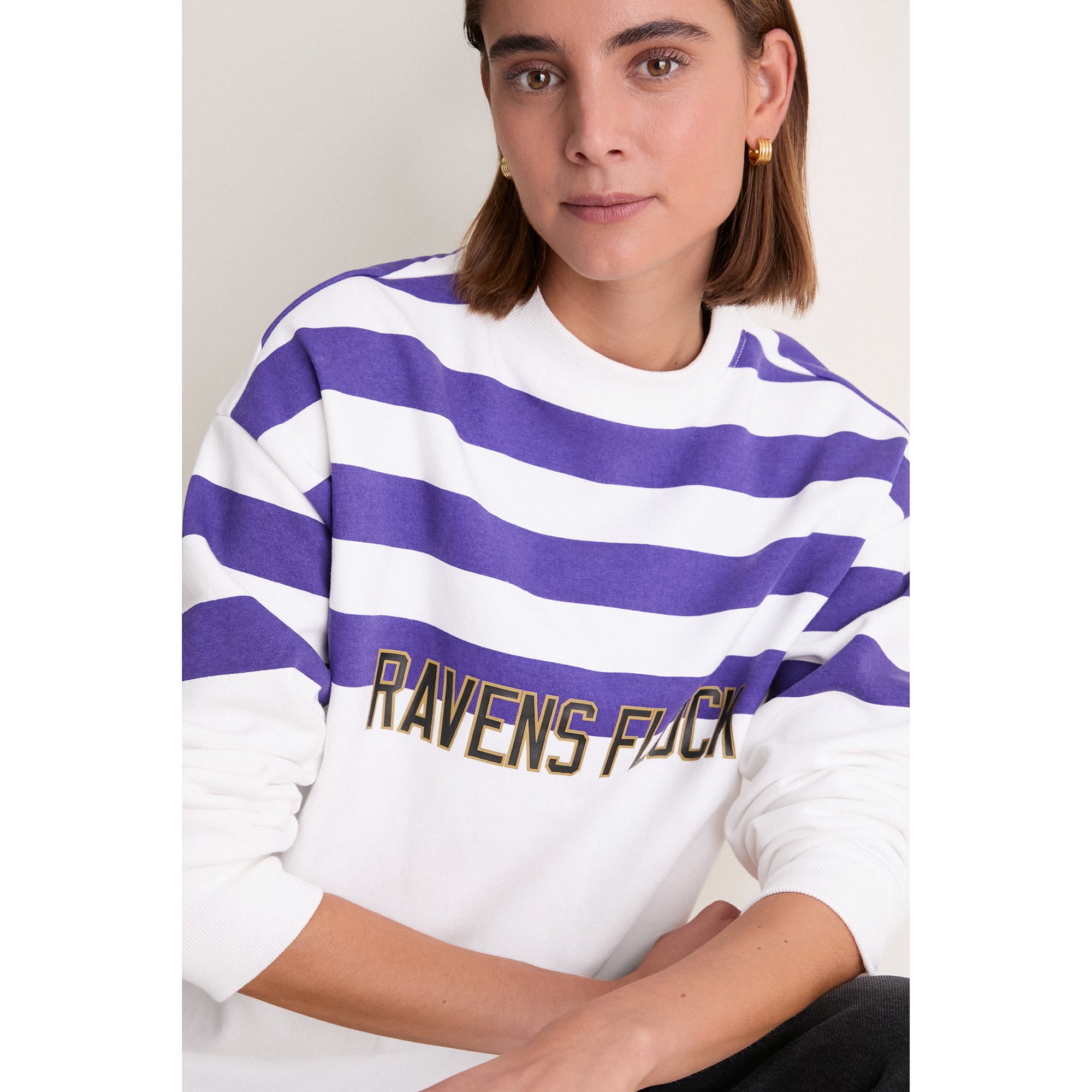 Sweat-shirt rayé blanc/violet Baltimore Ravens pour femme de Tuckernuck