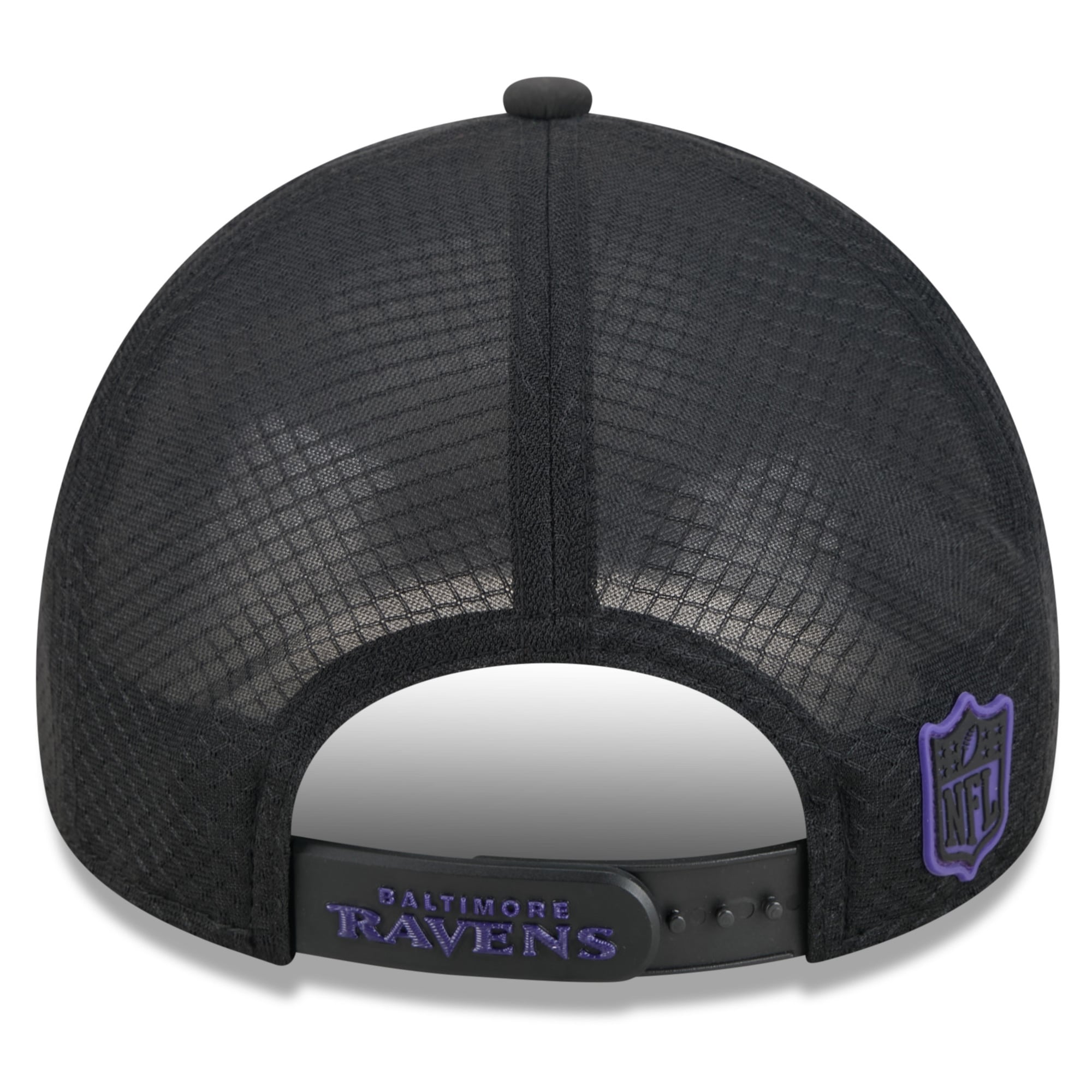 Youth New Era Black Baltimore Ravens 2026 Sideline Apex 9FORTY Adjustable Trucker Hat
